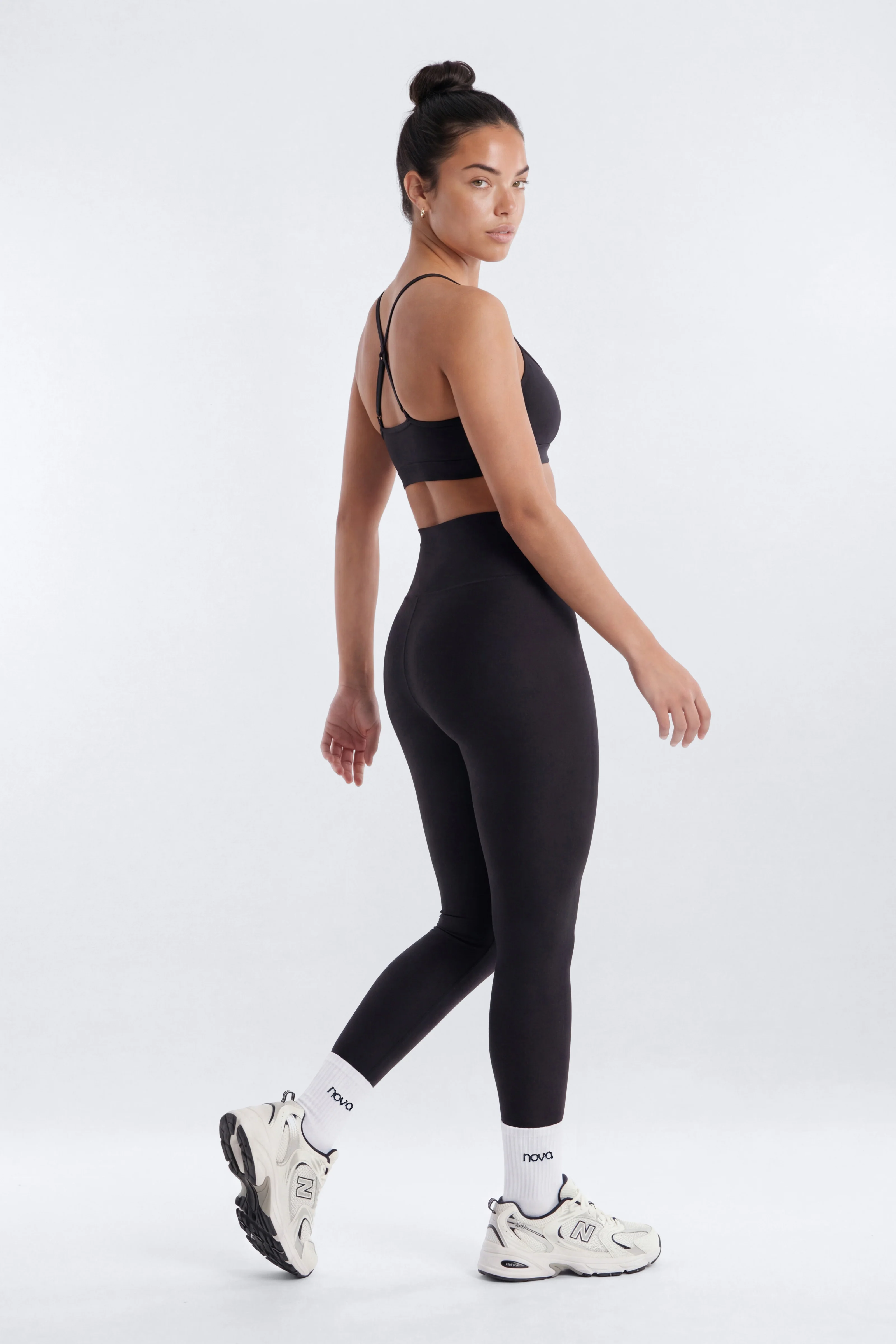 AirSculpt™ 25″ Mid Rise Legging - Black - Image 3