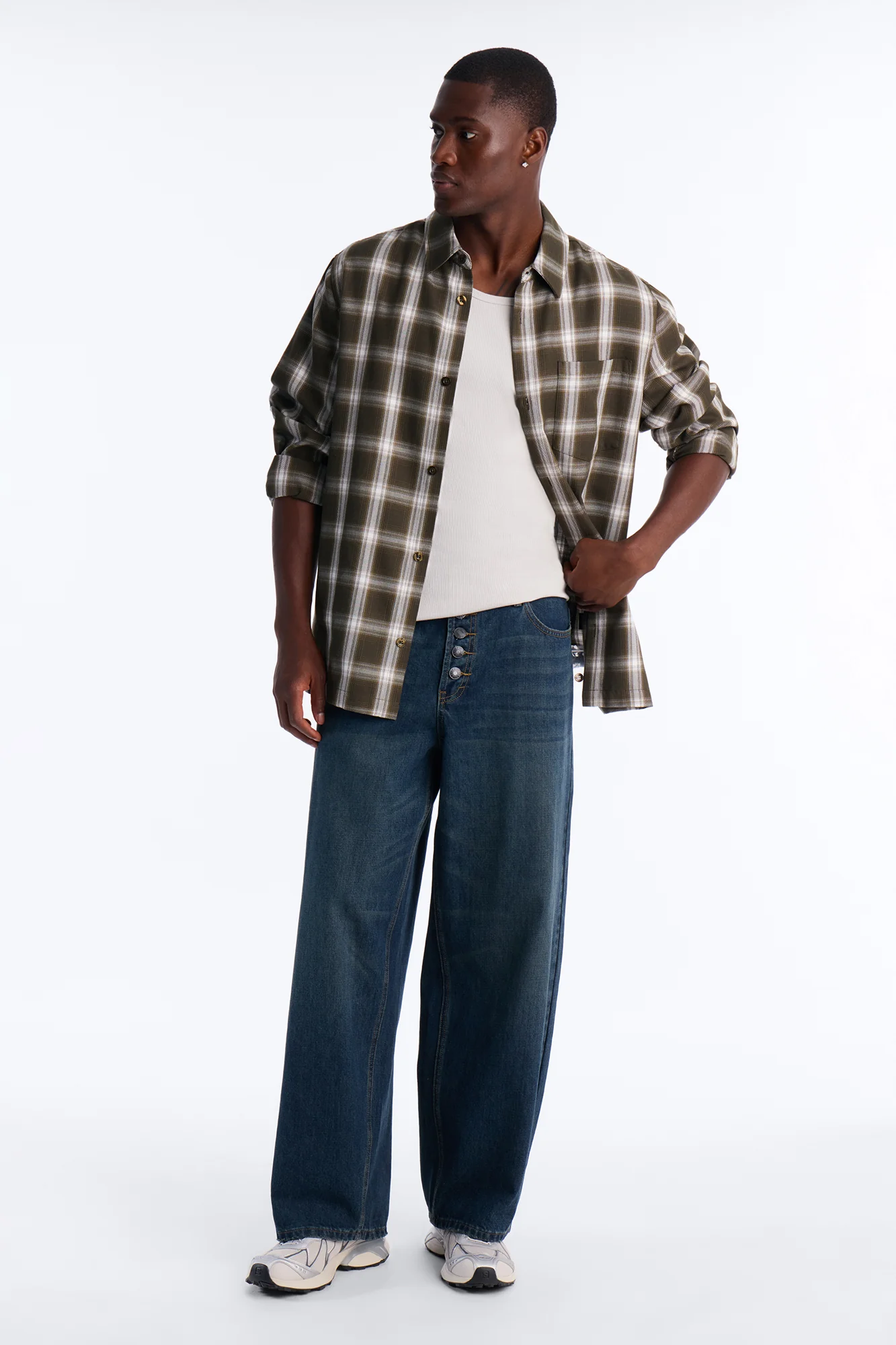 Baggy Button Riot Jeans - Dark Wash
