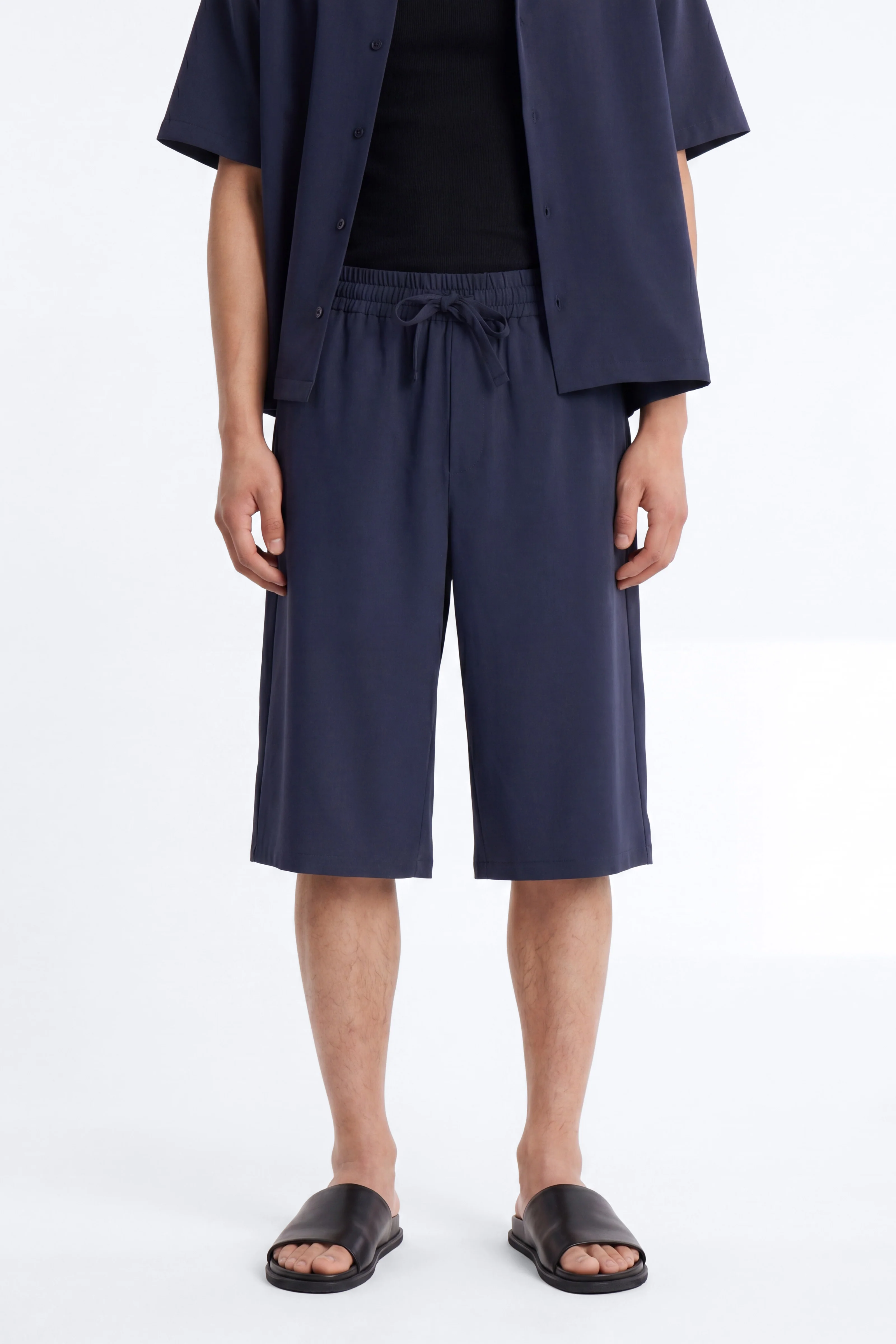 Baggy Wrinkle Resistant Short - Navy - Image 2
