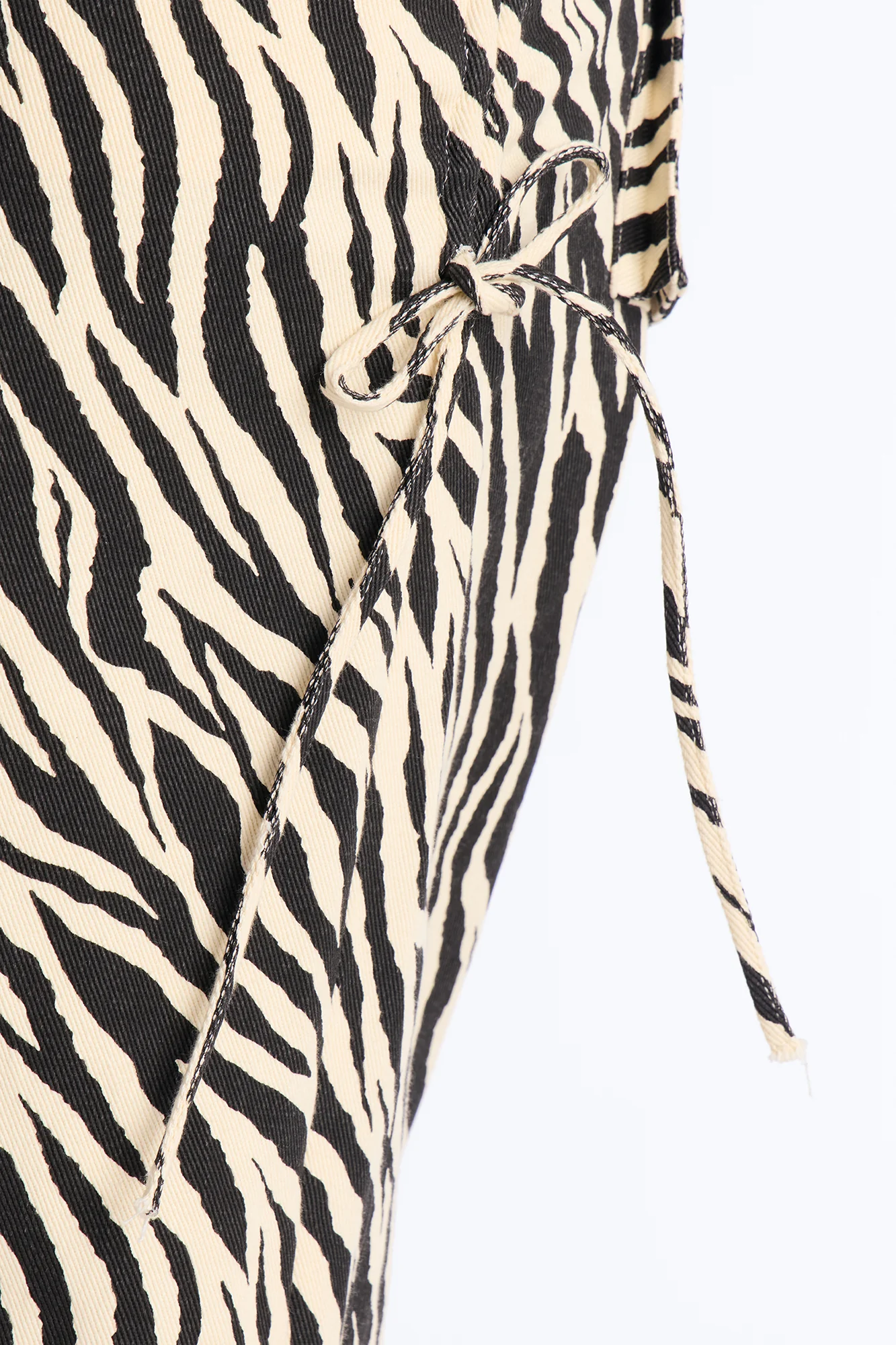 Daring Zebra Wide Leg Pleated Pants 33″ - Black/combo - Image 7