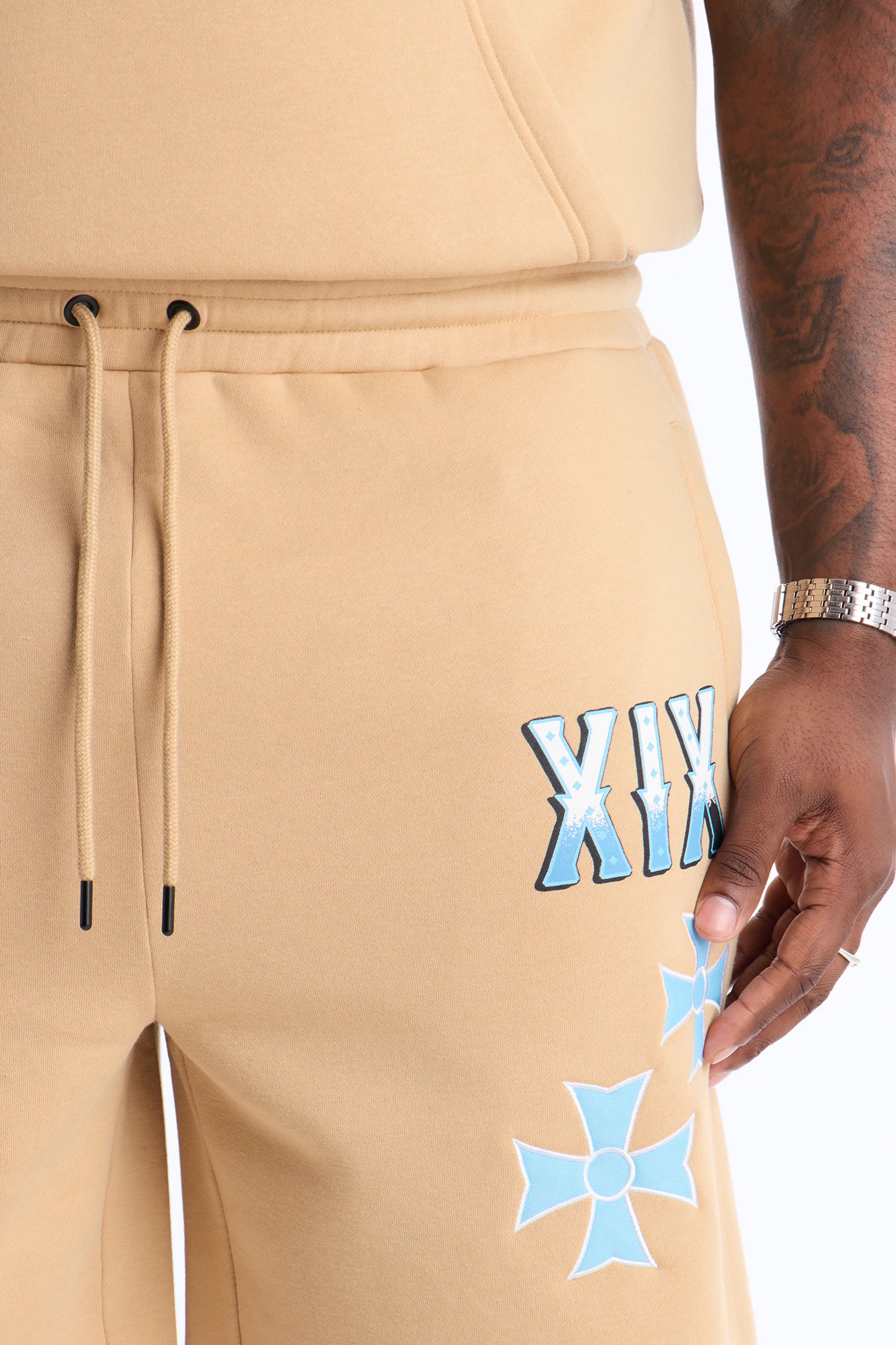 Eagles Fly Sweatshorts - Khaki - Image 7