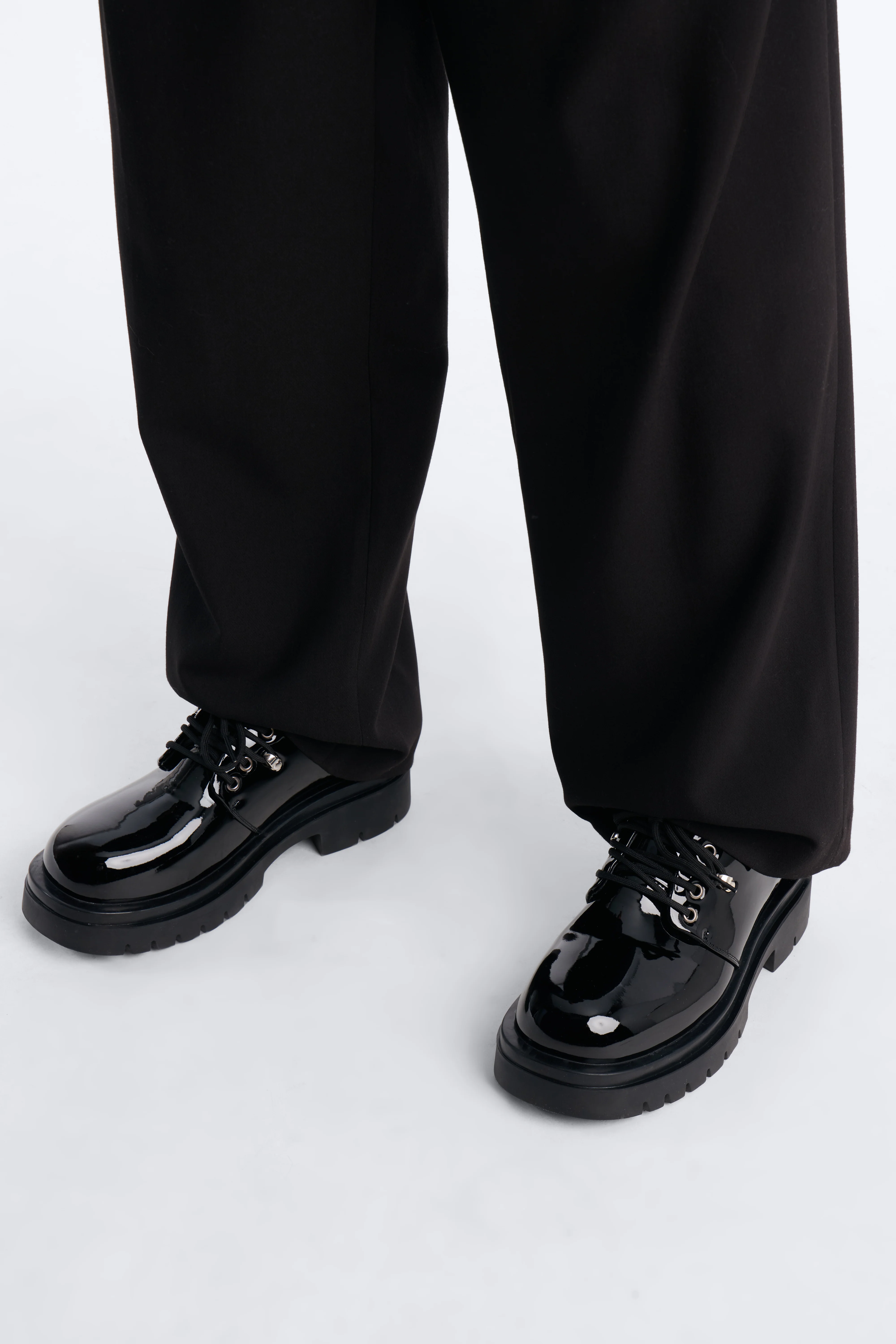 Faux Patent Leather Lace Up Oxford Shoes - Black - Image 2