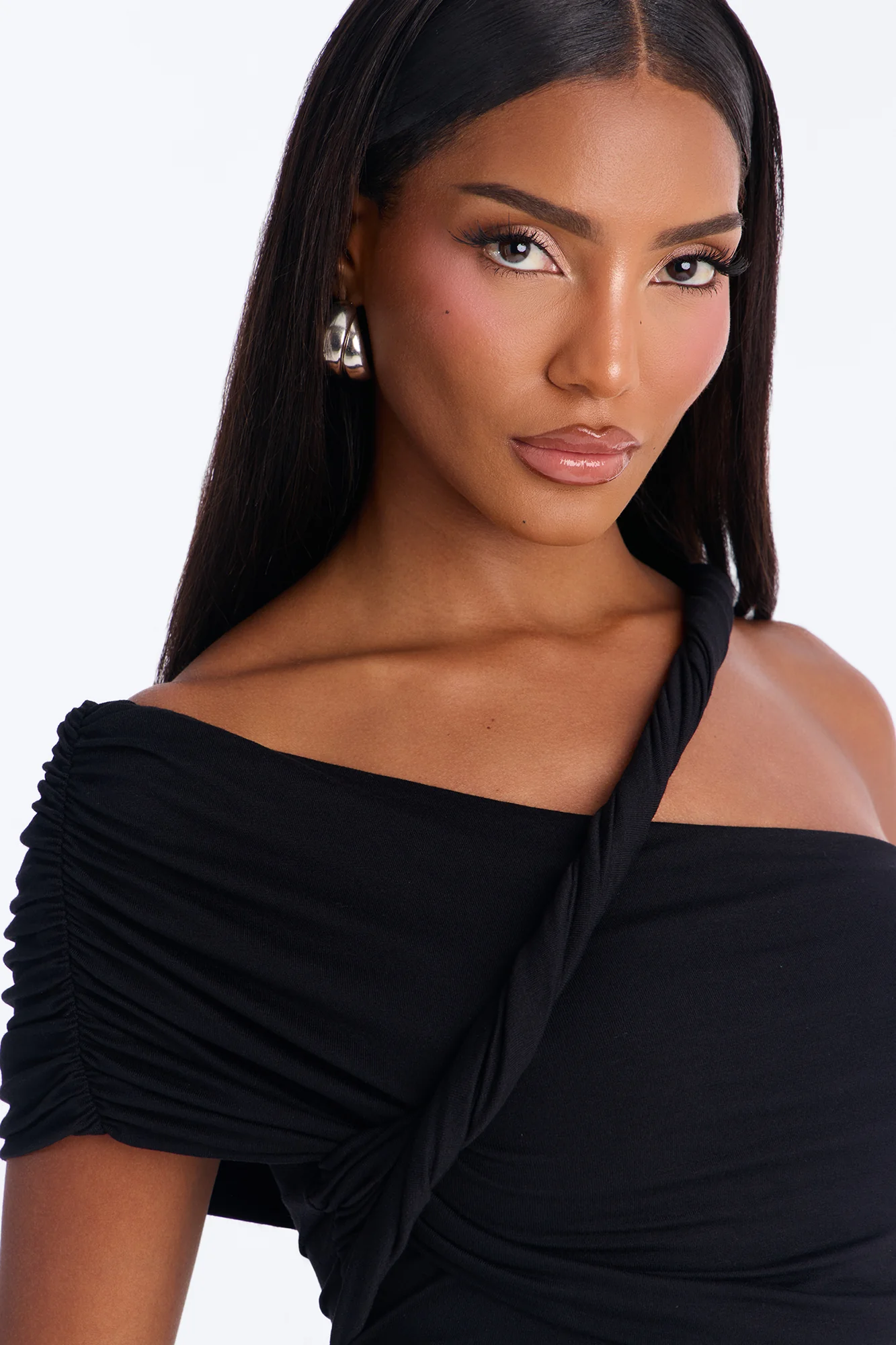 Gia Off Shoulder Twist Ruched Bodysuit - Black - Image 2