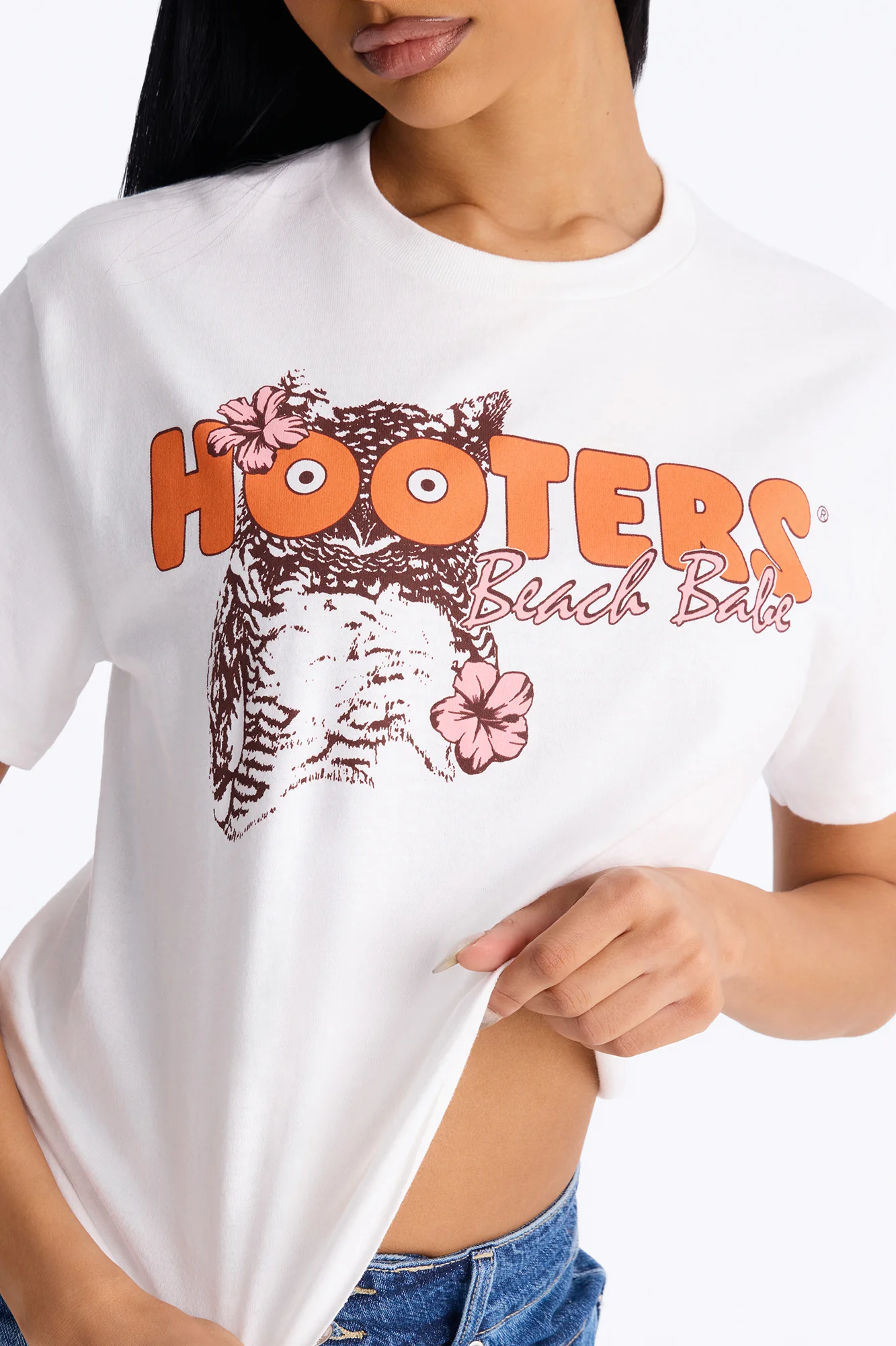 Hooters Beach Babe Crop Tee - White - Image 3