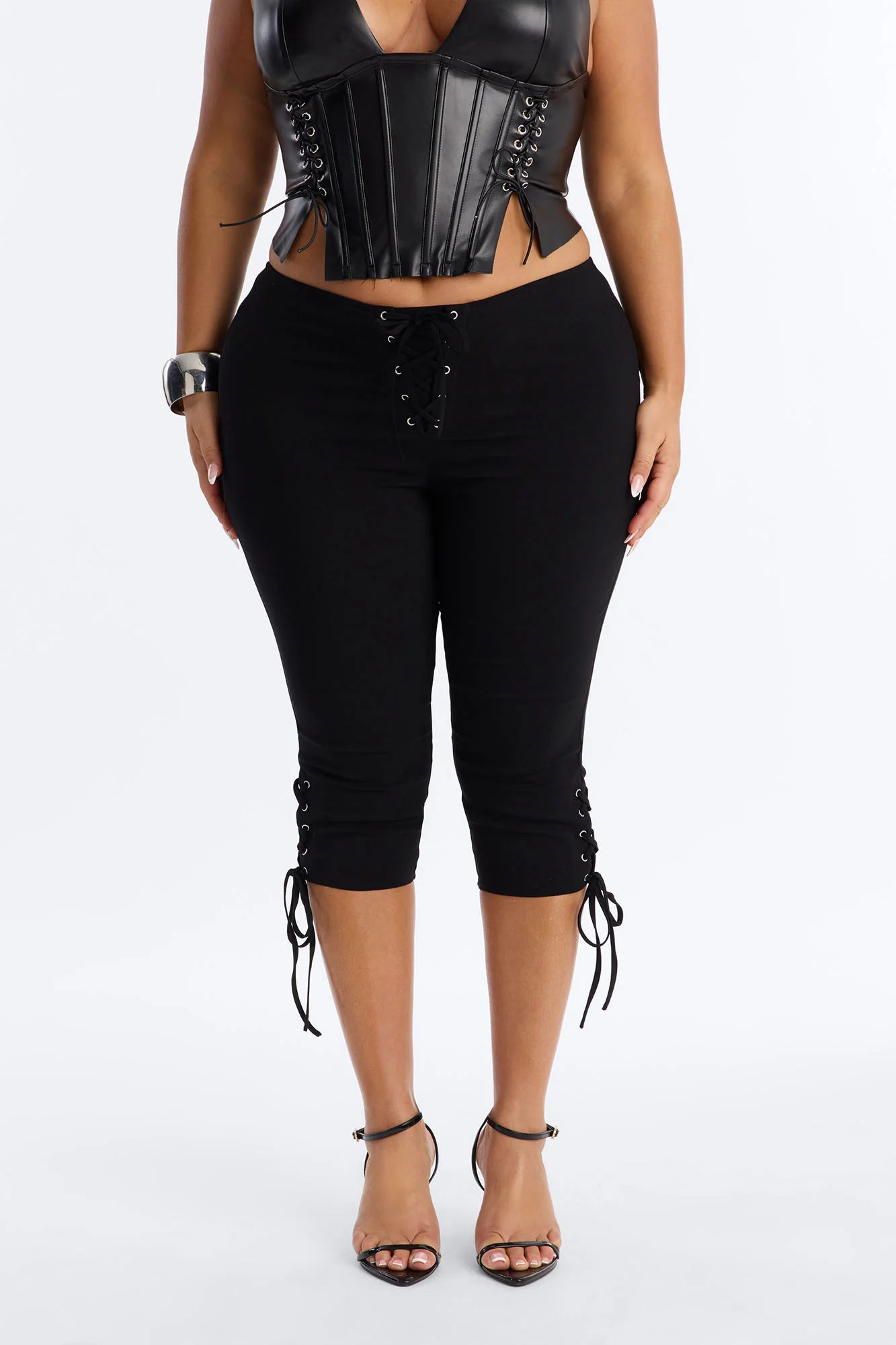 Inara Mid Rise Skinny Capri Pant - Black - Image 5