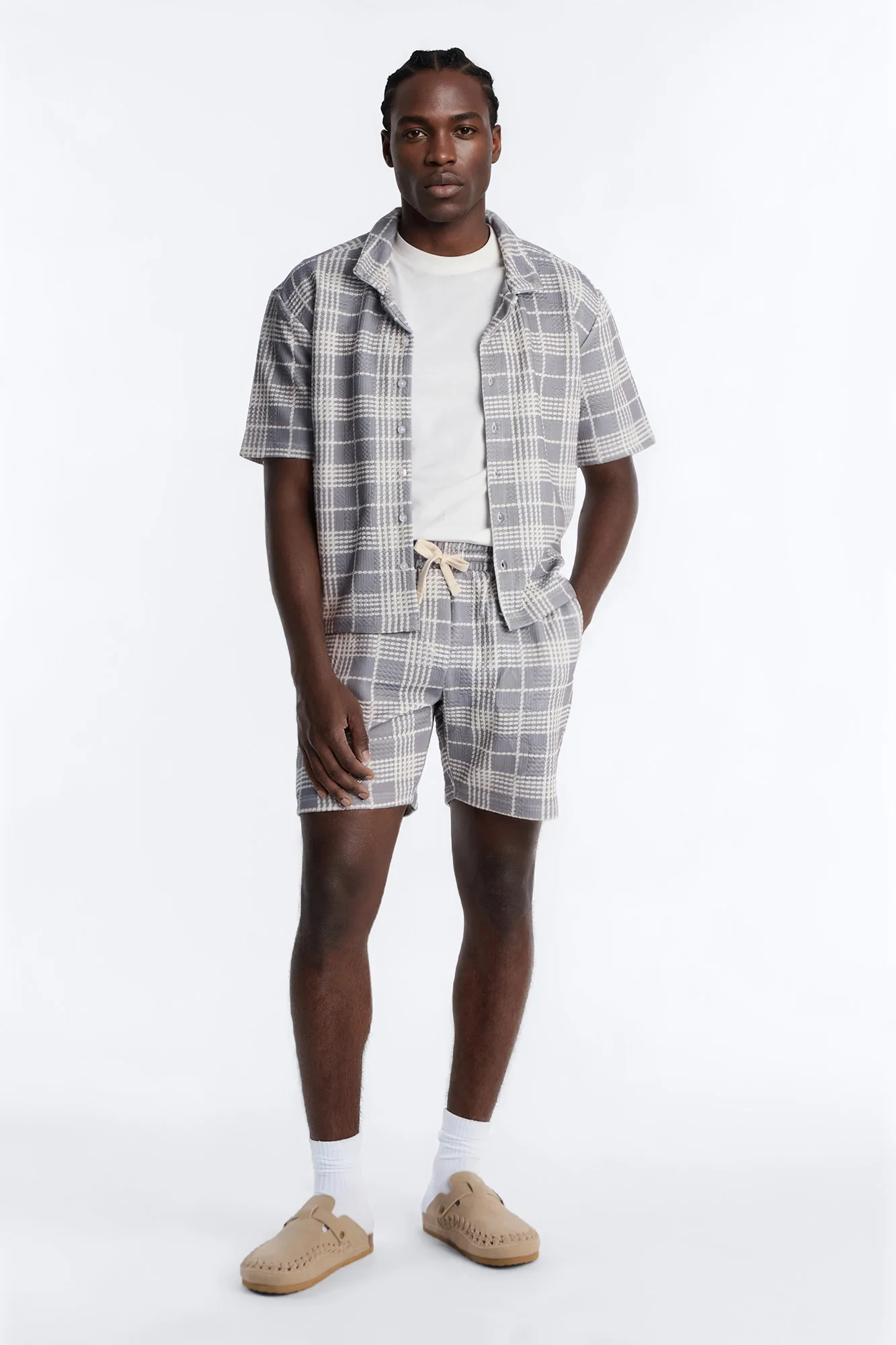 Islander Beadline Relaxed Short - Grey - Image 2