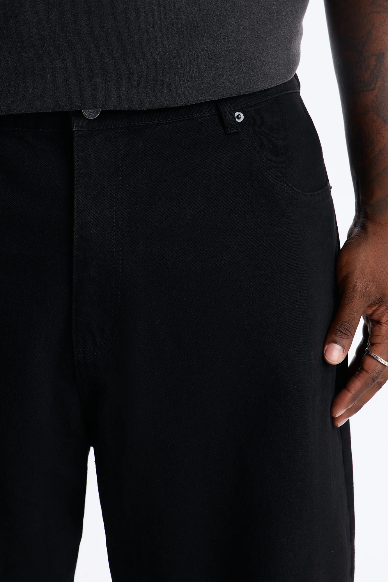 Kylan Classic Baggy Jeans - Black - Image 7