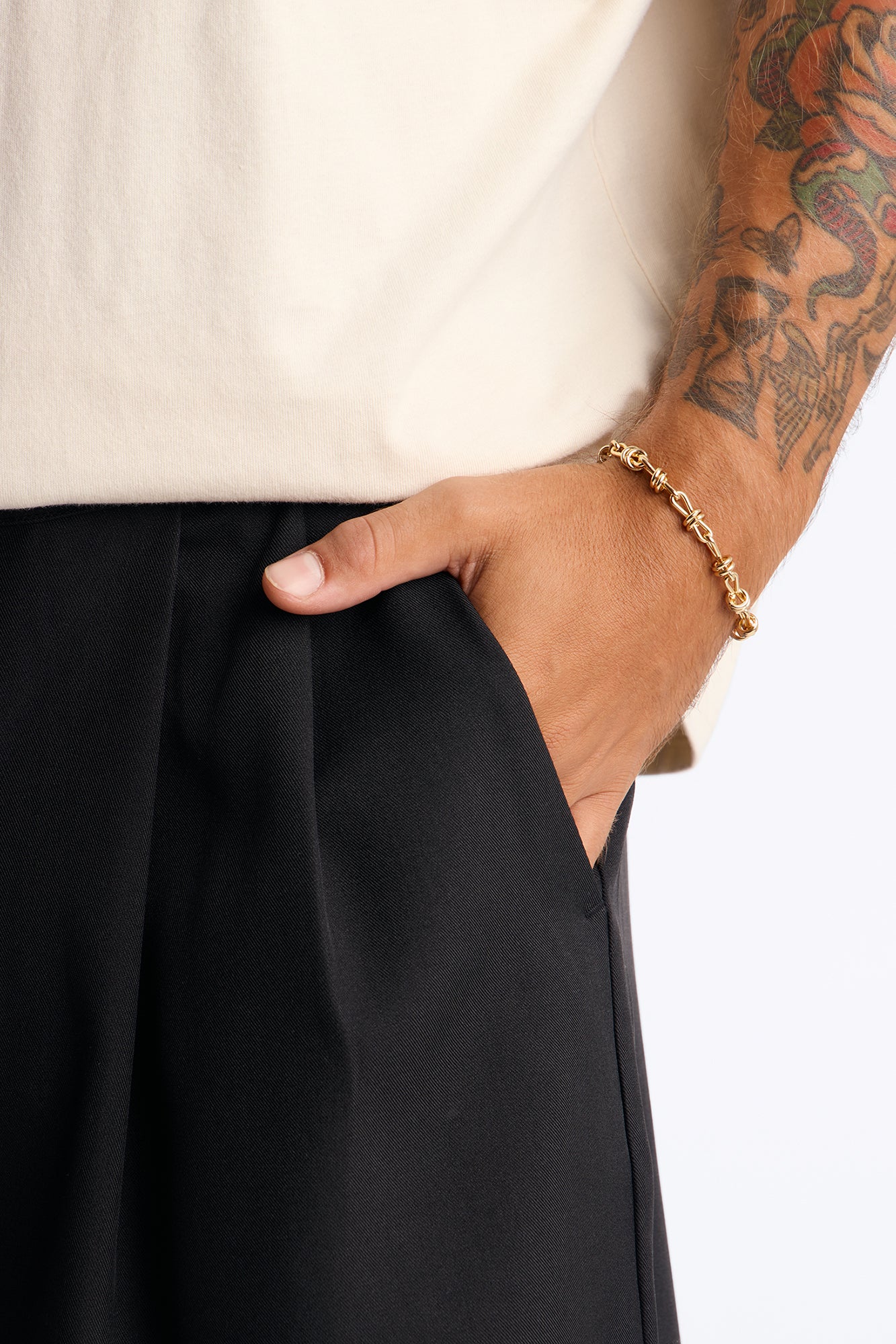 Latch Onto Me Chain Bracelet - Gold