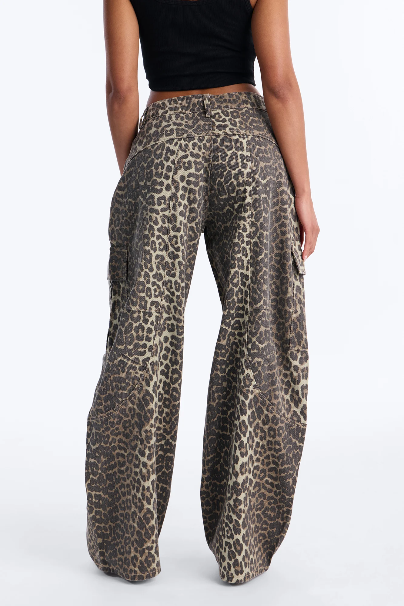 Londyn Leopard Mid Rise Cargo Barrel Leg Pant 30″ - Leopard - Image 4