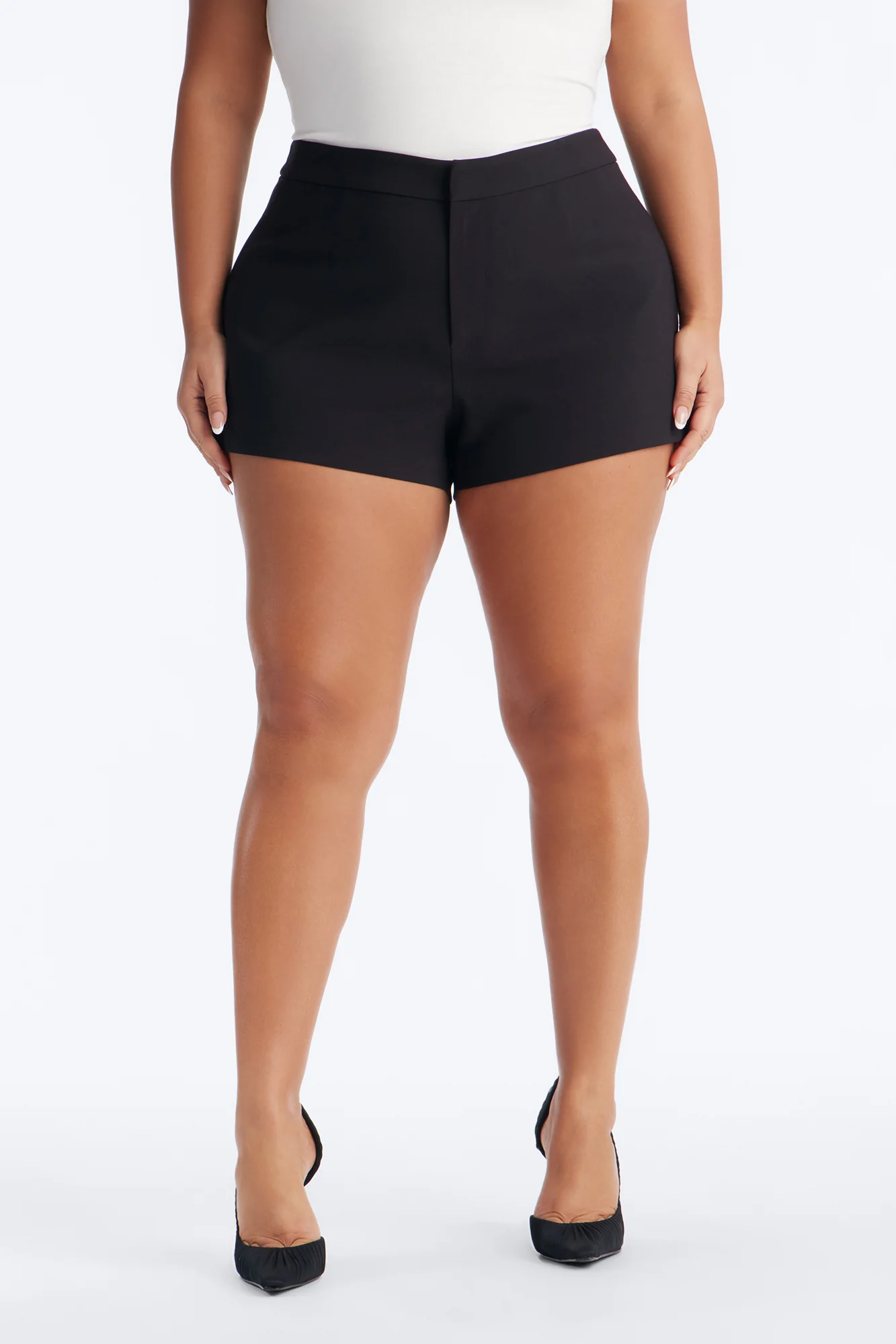 Mielle Trouser Short - Black - Image 5