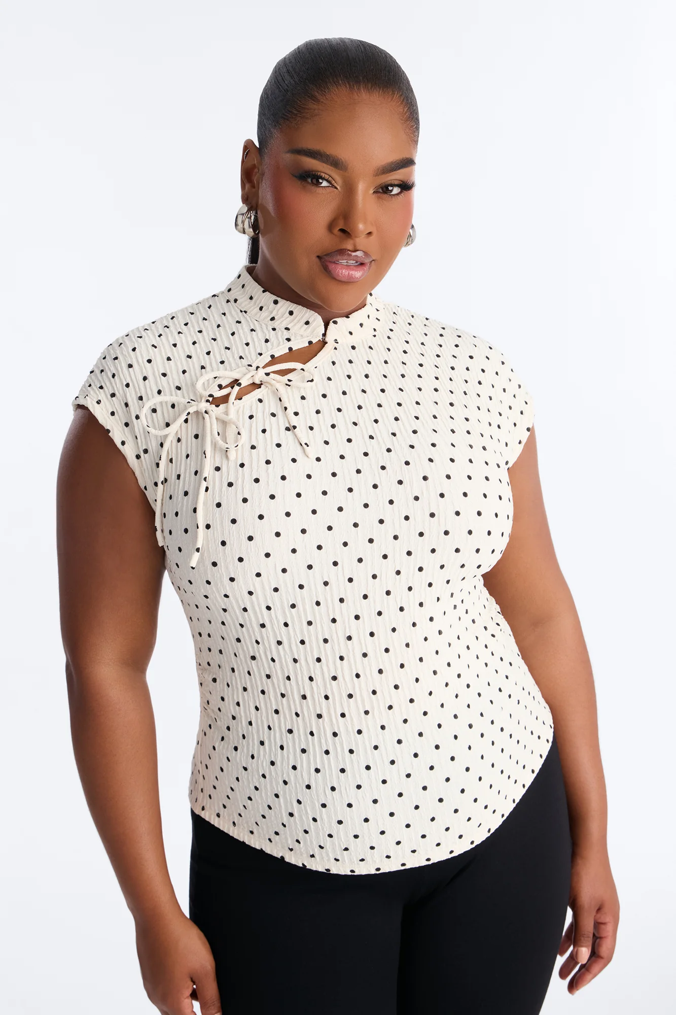 Mina Textured Polka Dot Mock Neck Short Sleeve Top - Cream/combo - Image 5