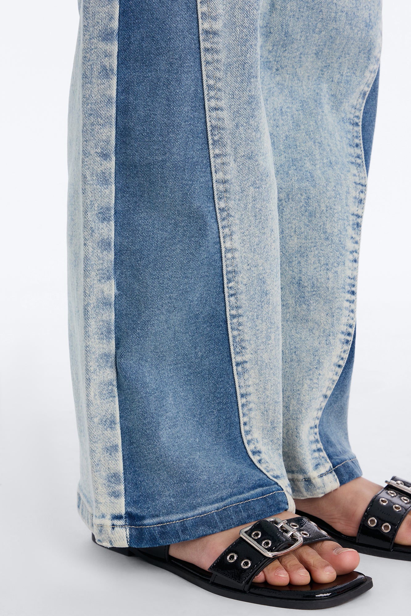 Mini On The Right Track Wide Leg Jeans - Medium Wash - Image 3