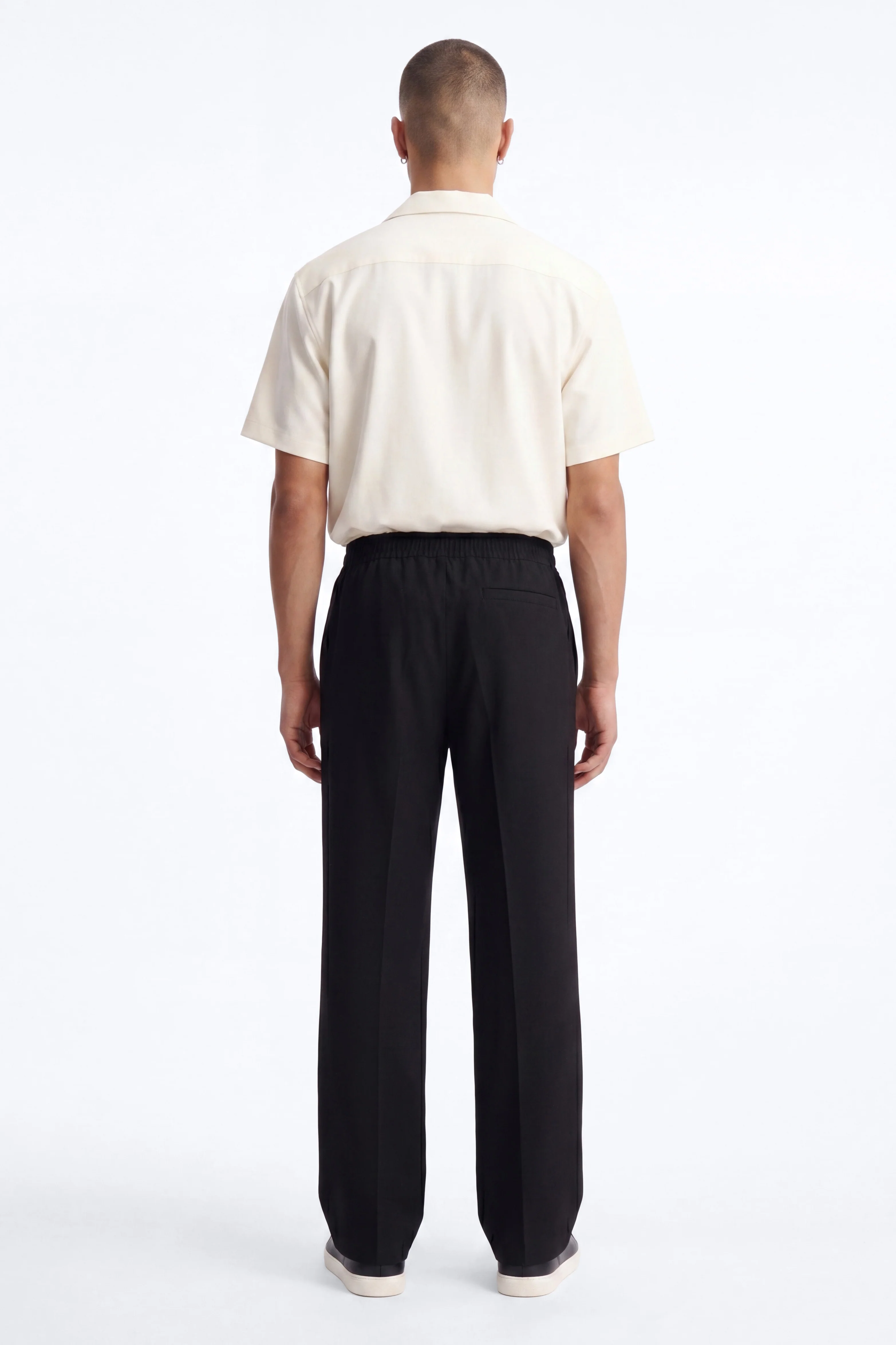 Modern Essential Relaxed Trouser - Black - Image 3