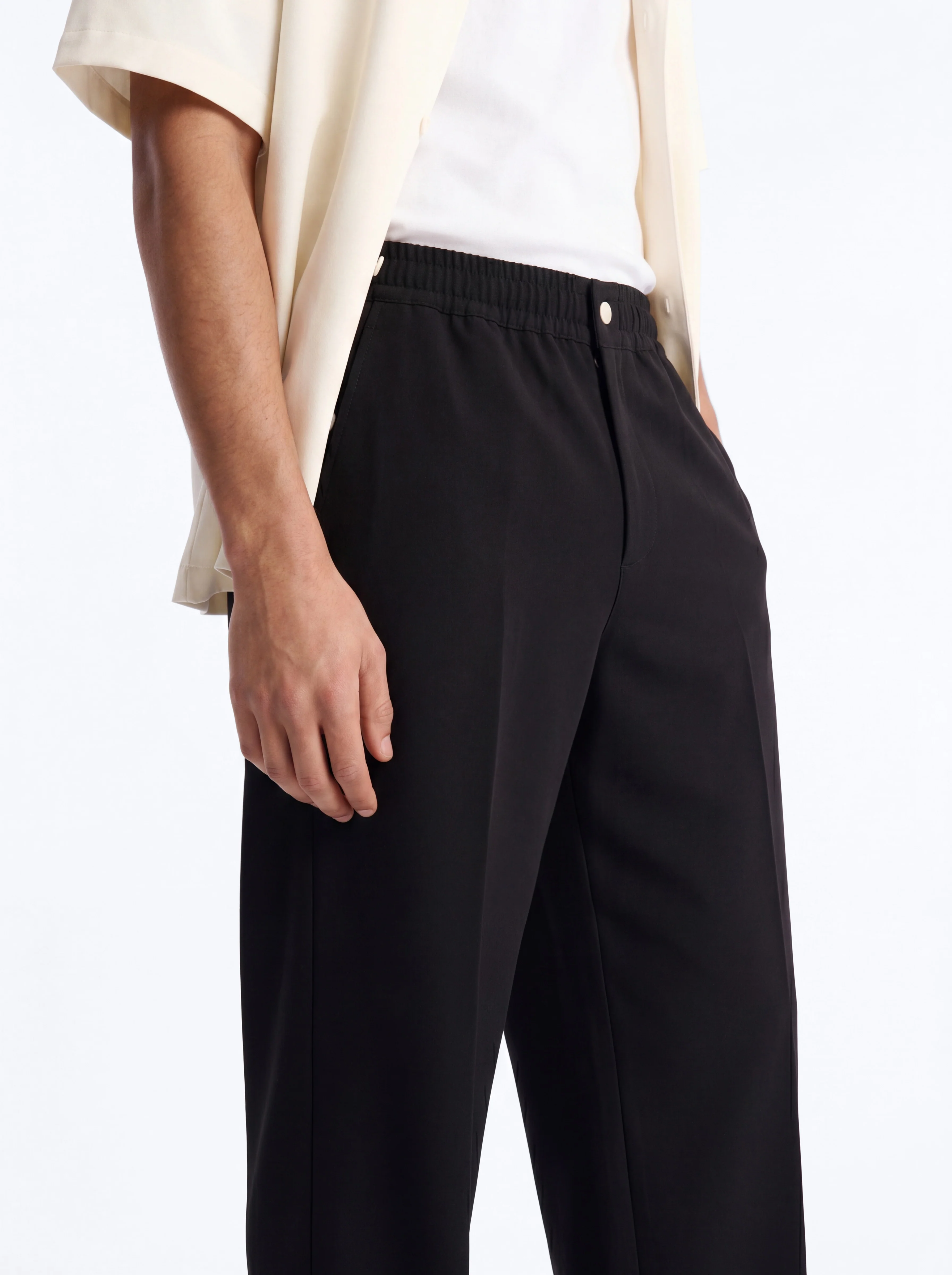 Modern Essential Relaxed Trouser - Black - Image 4