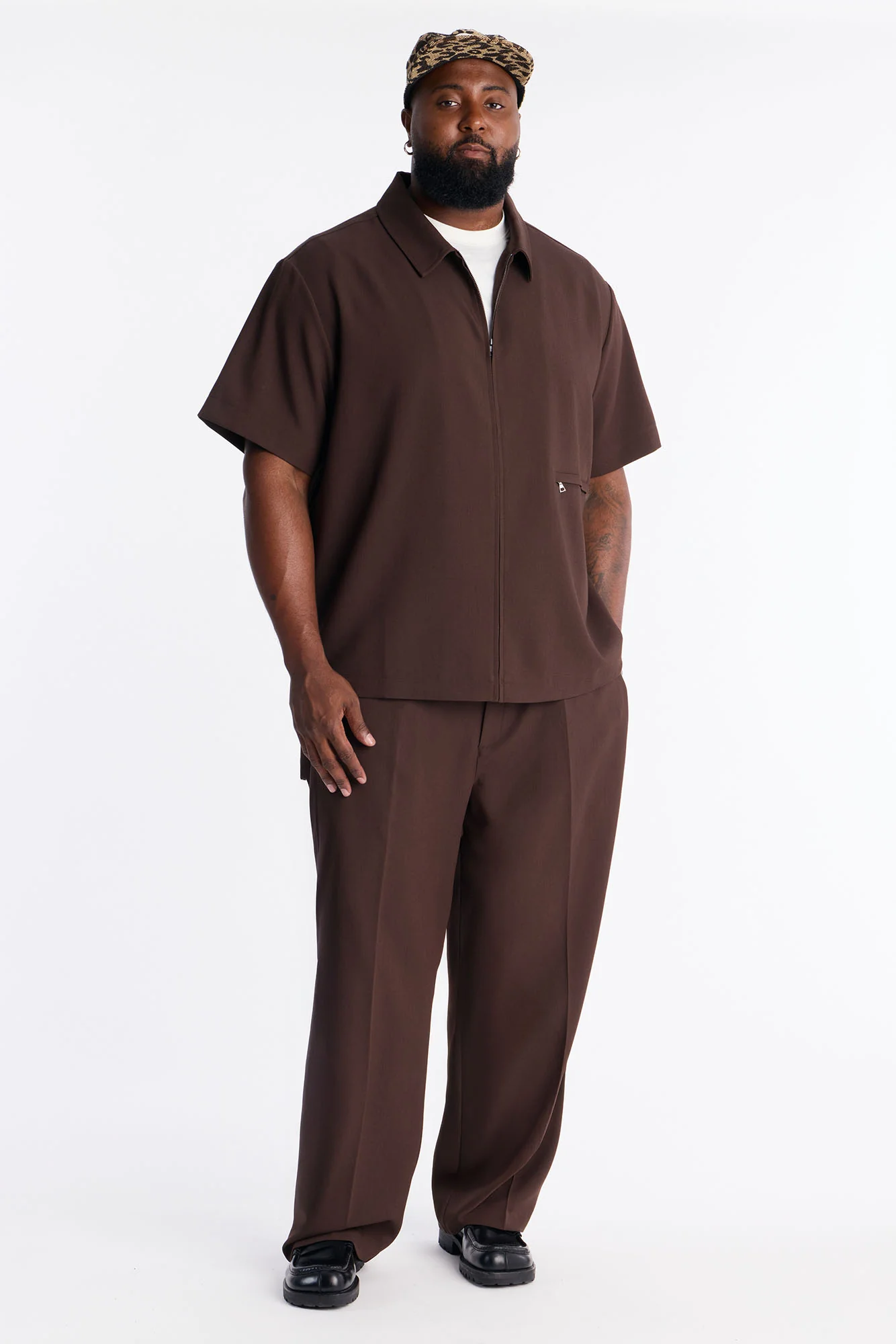 Modern Essential Short Sleeve Zip Collar Shirt - Chocolate - Image 6