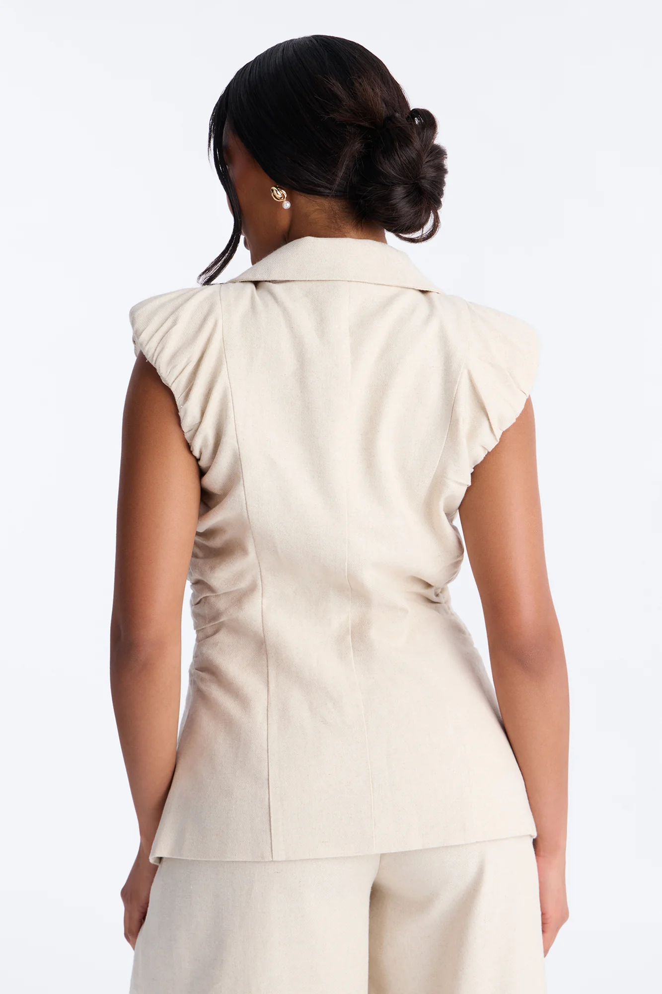 Nhulla Sleeveless Ruched Linen Blazer - Natural - Image 4