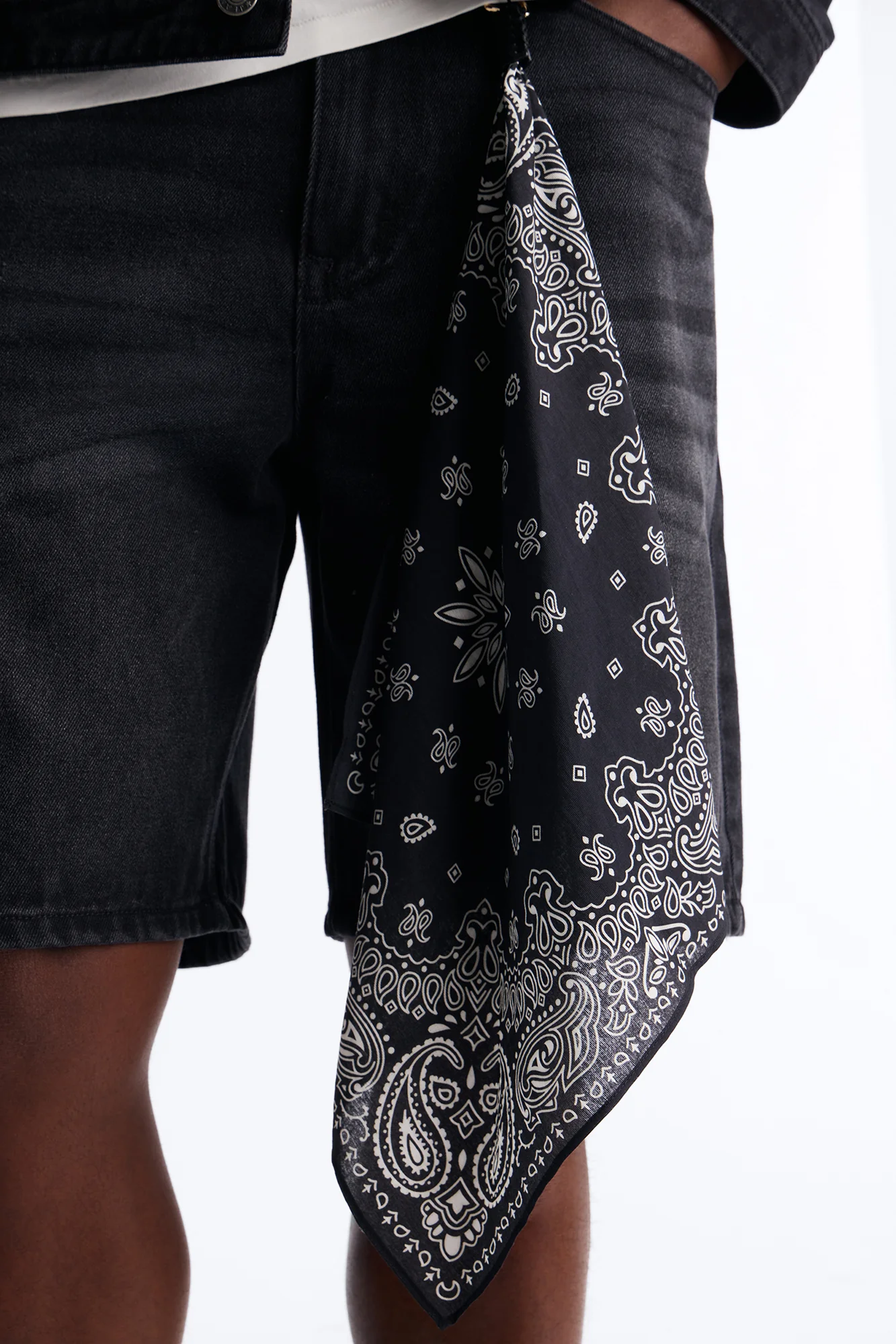 Paisley Western Graphic Bandana Keychain - Black - Image 3