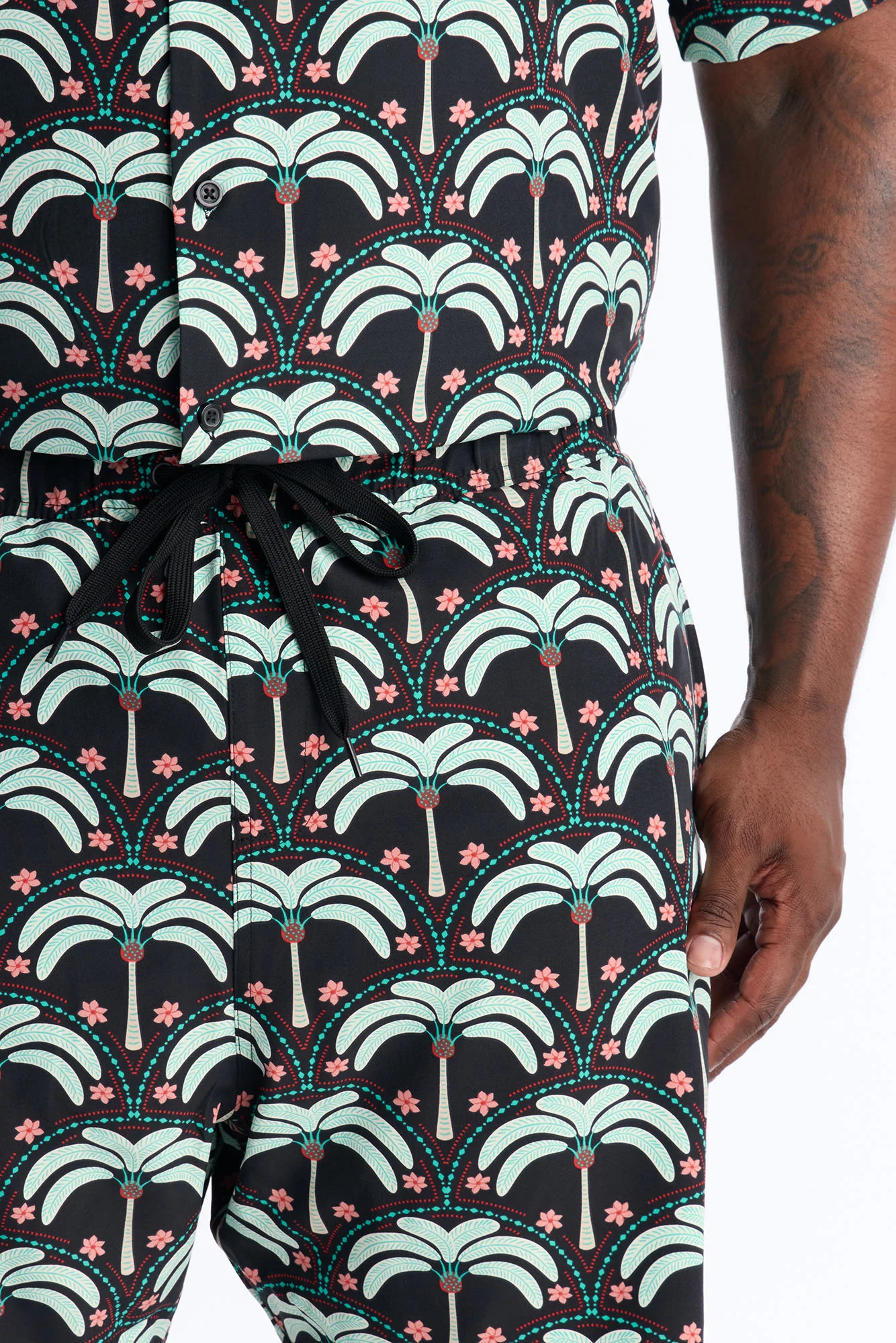 Palm Mandala Swim Trunk 7″ - Black/Green - Image 9