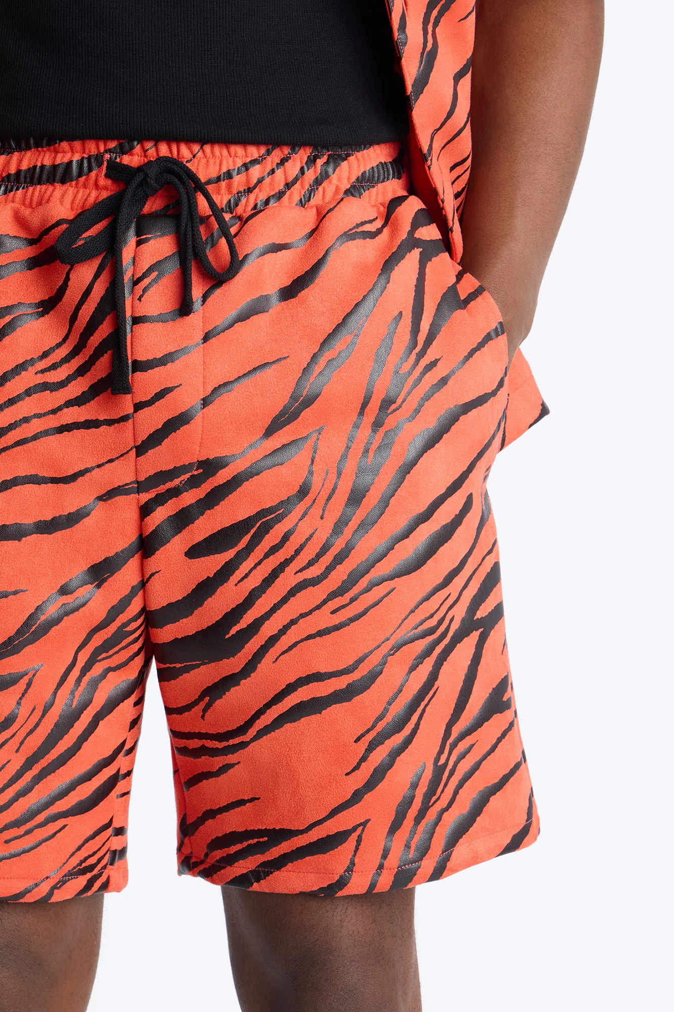 Relaxed Can't Be Tamed Short - Orange - Image 3