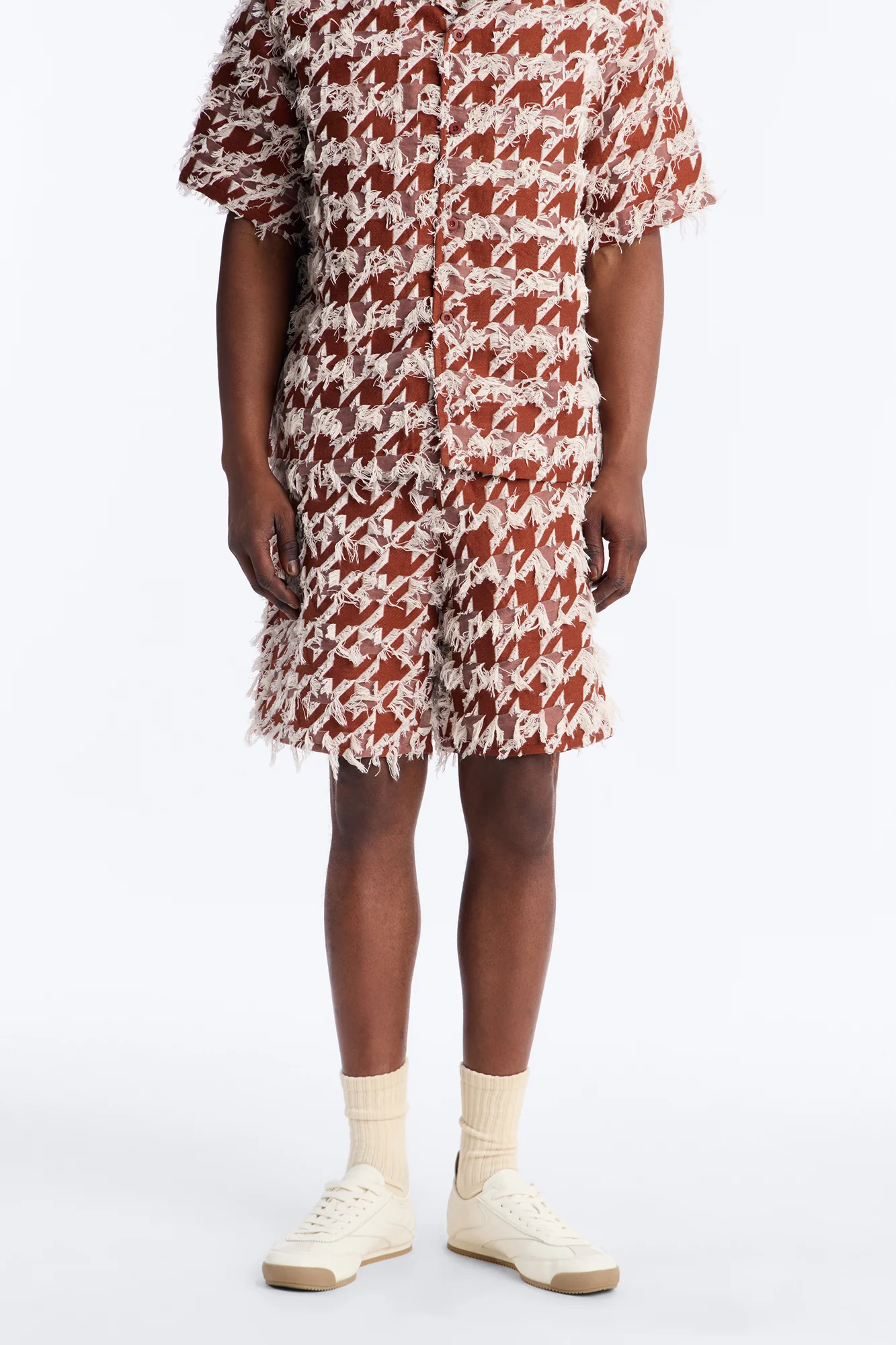 Relaxed Houndstooth Nomad Short - Brown
