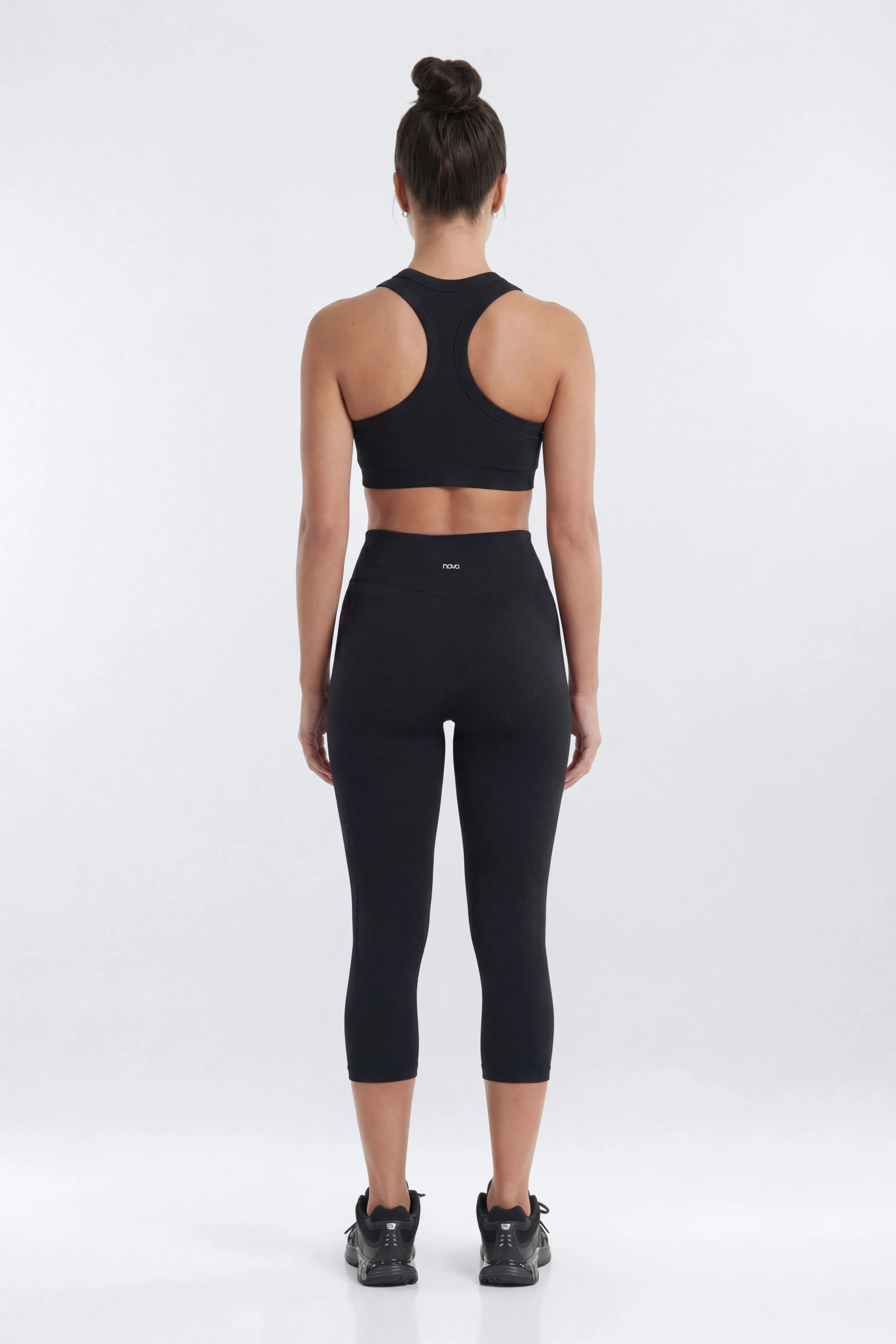 SeamlessLift™ Soft V-Front Racerback Sports Bra - Black - Image 3