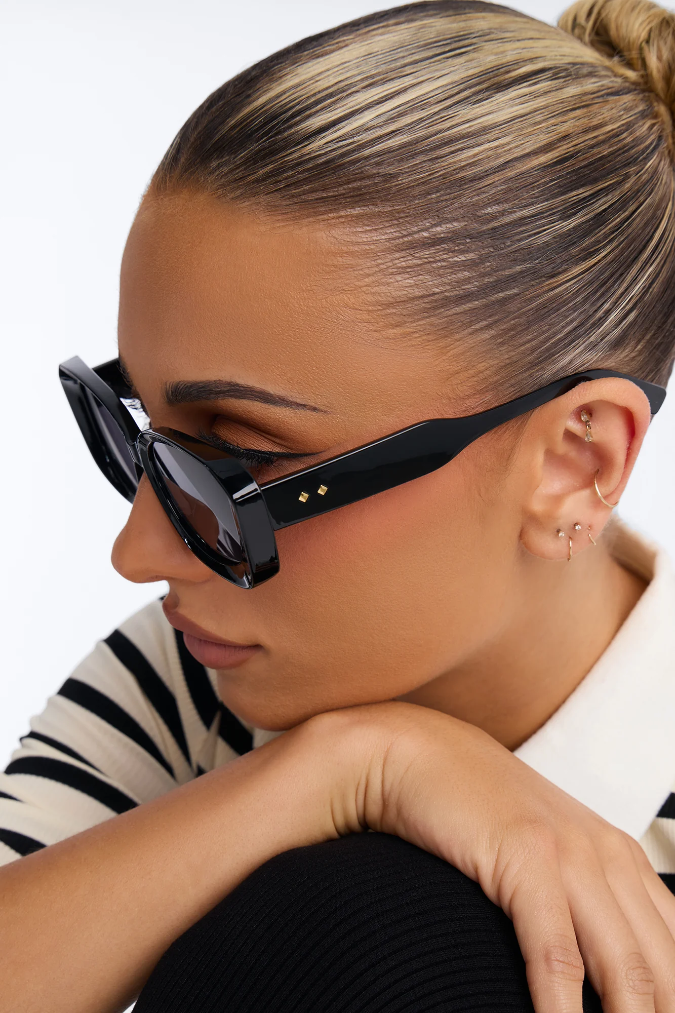 So Relaxed Sunglasses - Black - Image 2