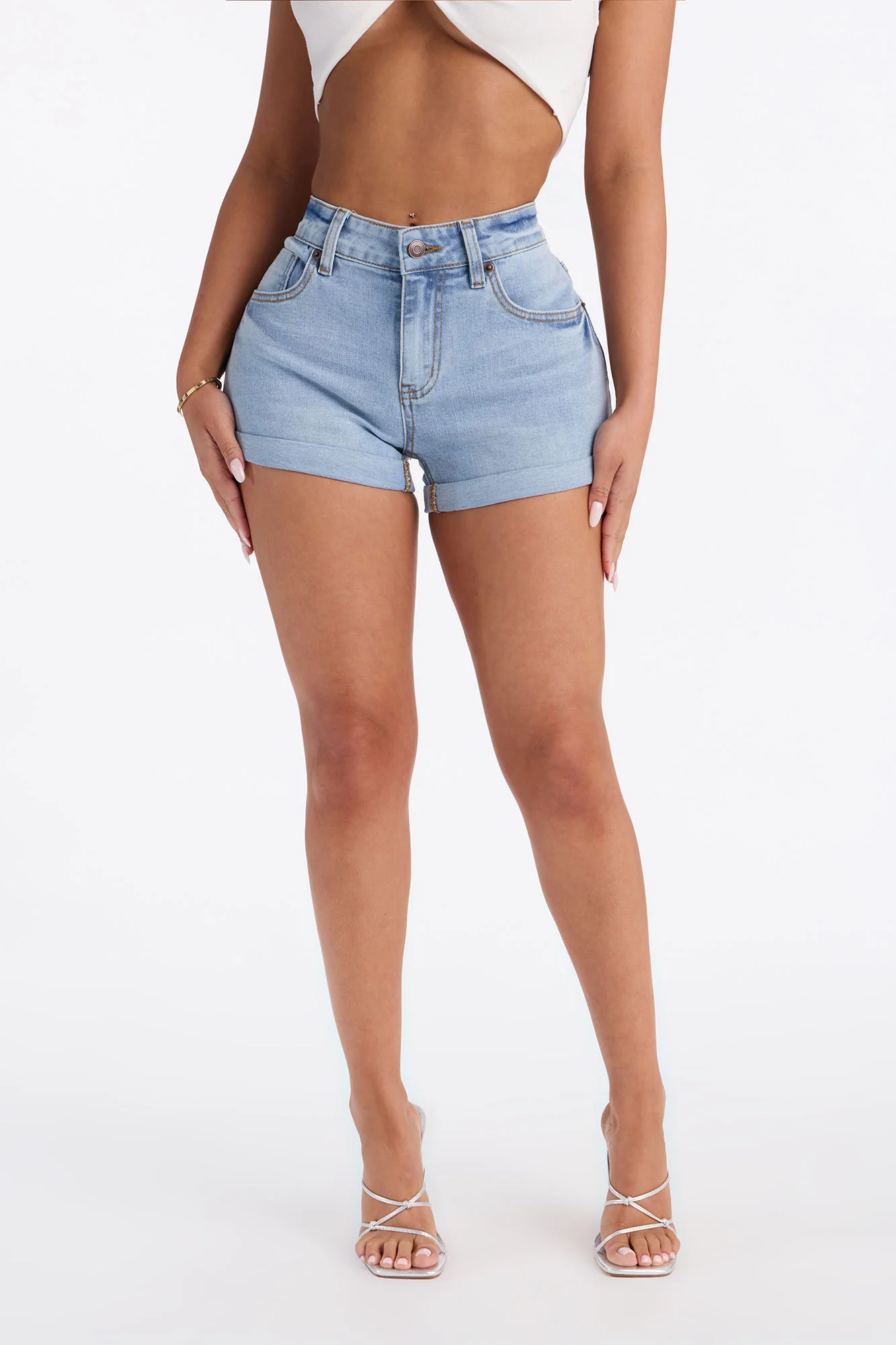 Soleil Rolled Cuff Stretch Denim Shorts - Light Wash - Image 3