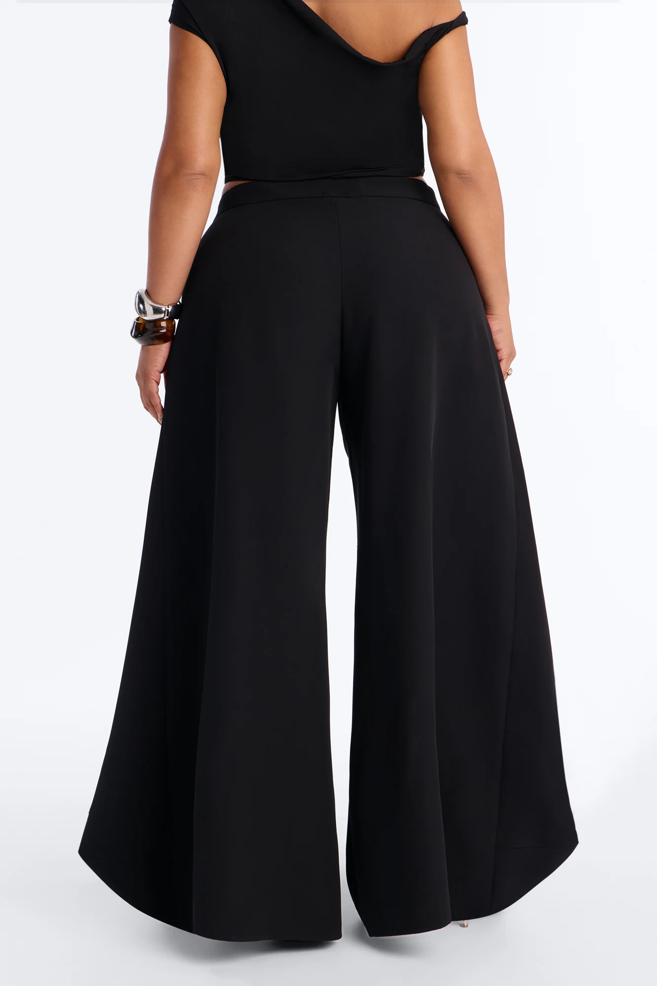 Stand Out Super Wide Pleated Trouser - Black - Image 4