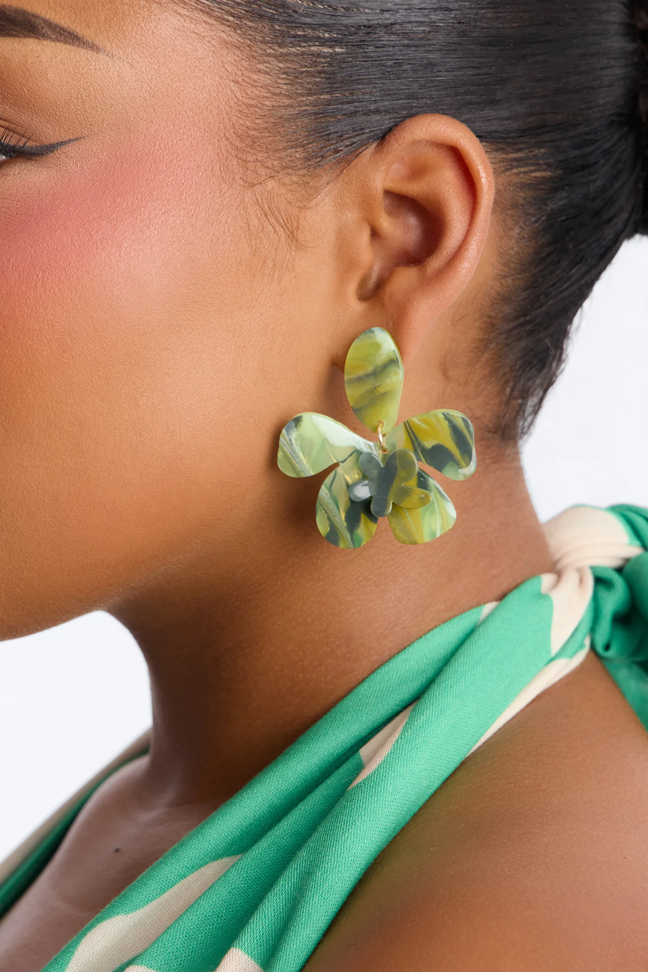 Tea Garden Soiree Drop Earrings - Green