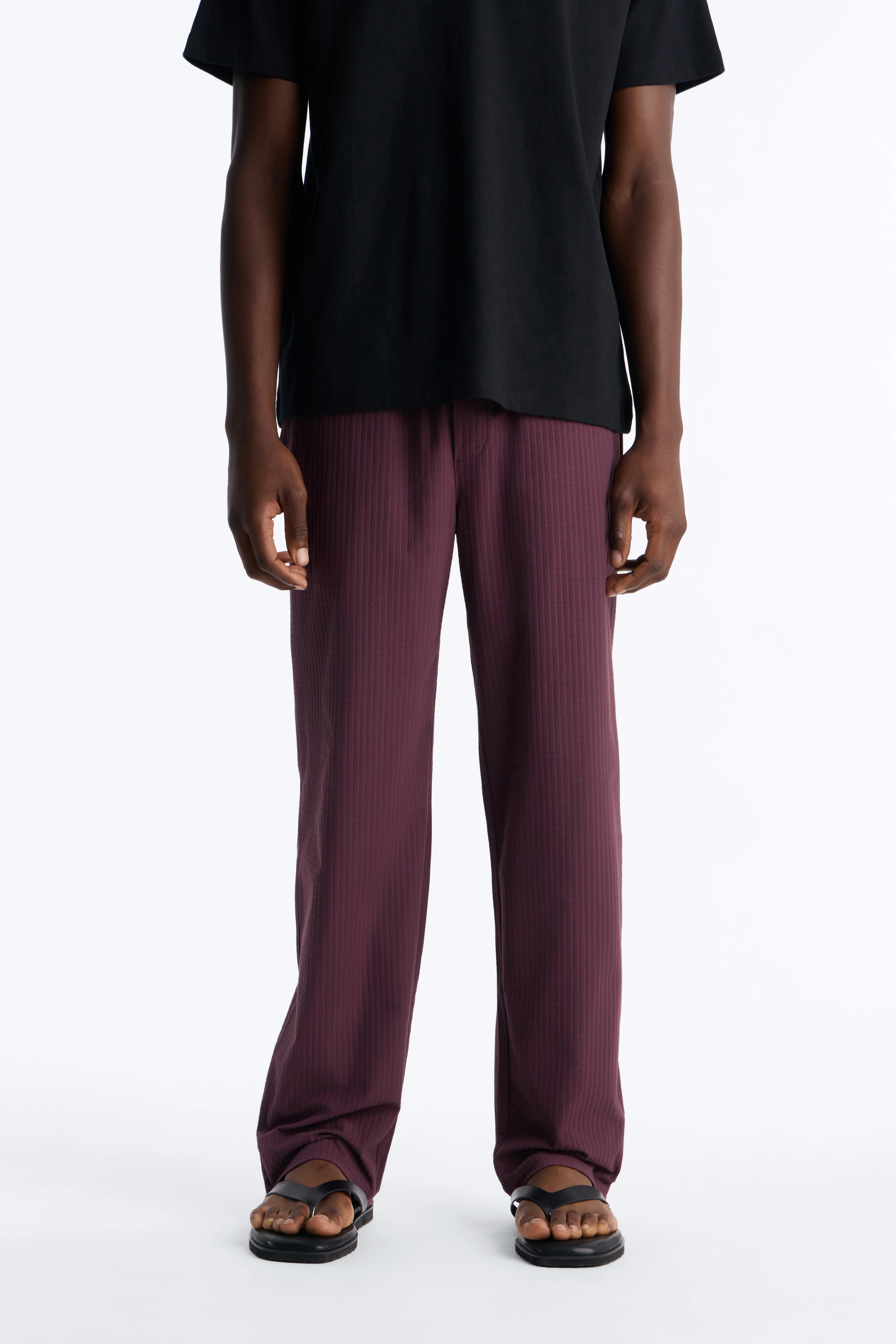 Terrance Textured Relaxed Pant - Wine