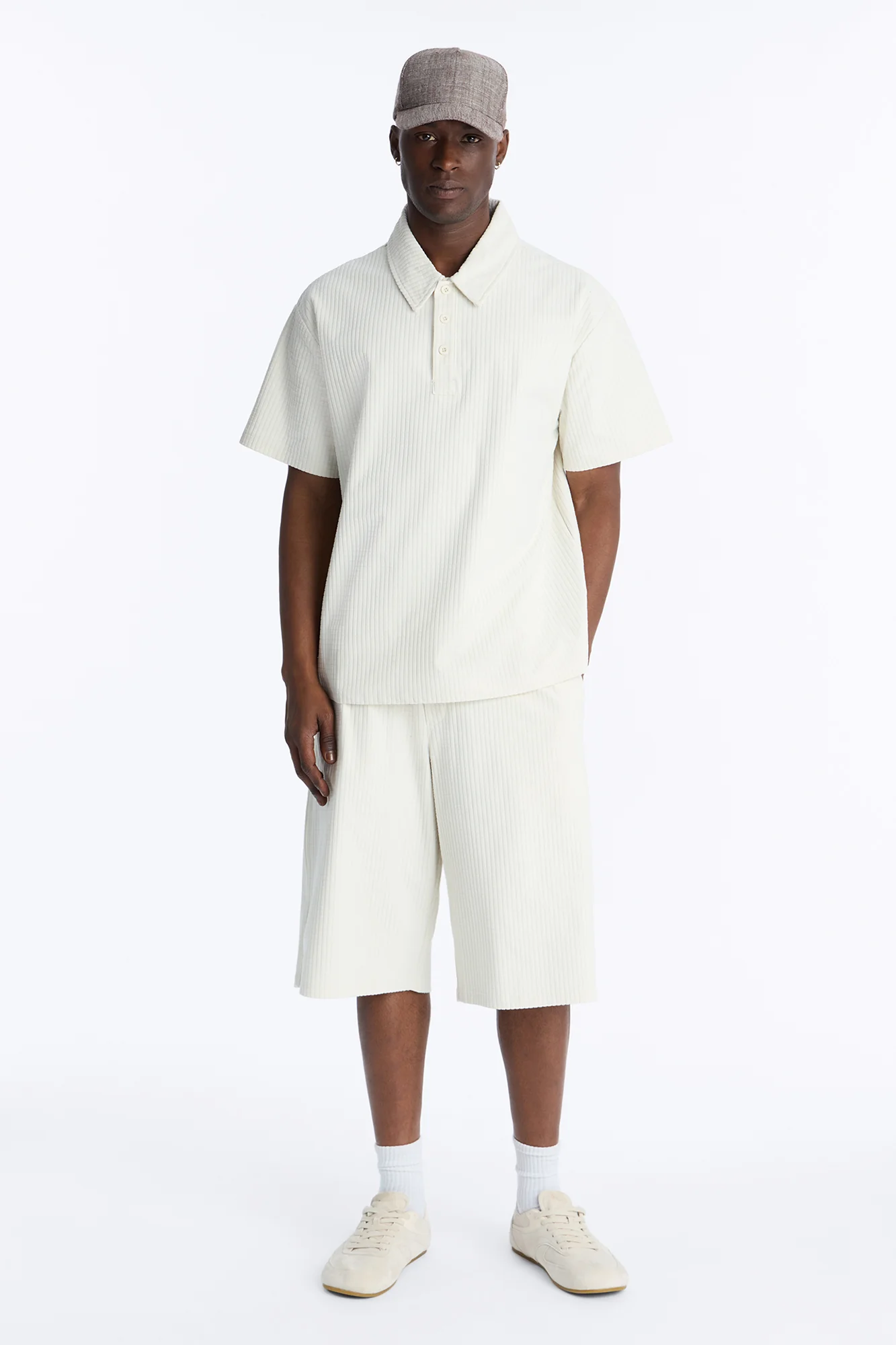 Terrance Textured Relaxed Short - Cream - Image 2