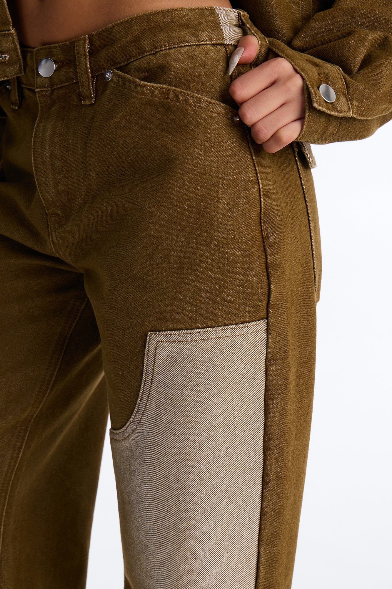The Cold Shoulder Shiny Denim Jeans - Brown - Image 3
