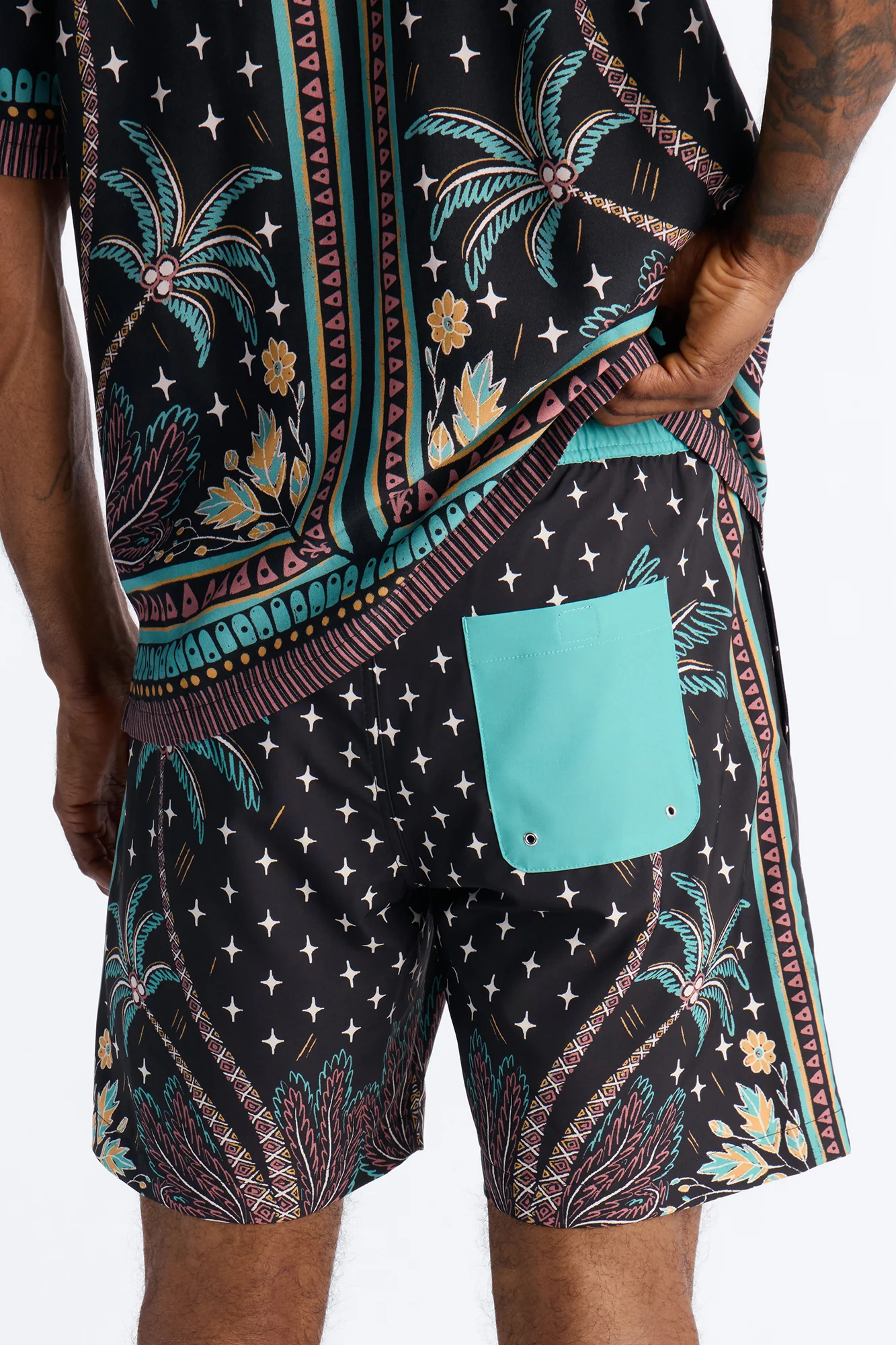 Tropical Twilight Resort Swim Trunk 7″ - Black - Image 3