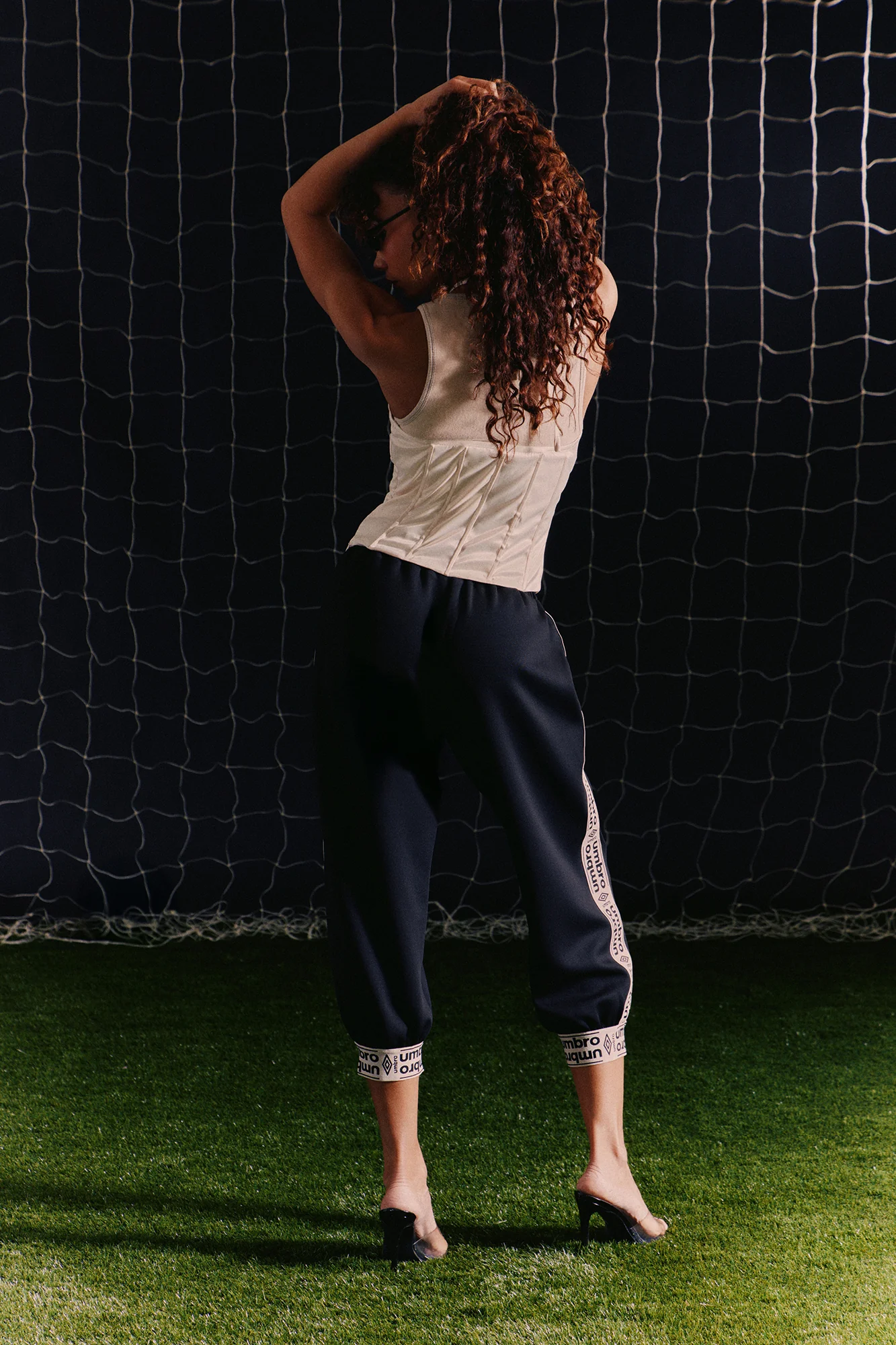 Umbro Scuba Capri Jogger - Black - Image 4