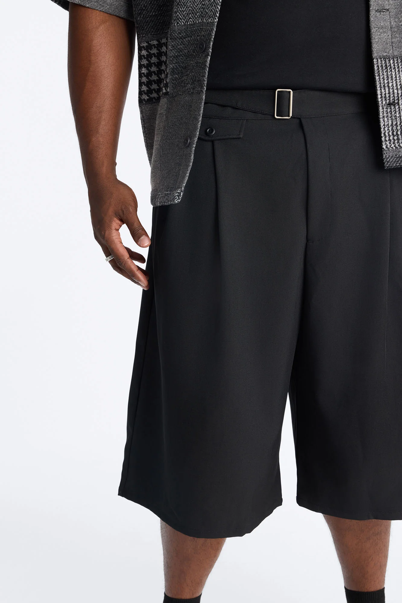 Vanderbilt Gurkha Baggy Trouser Short - Black - Image 7