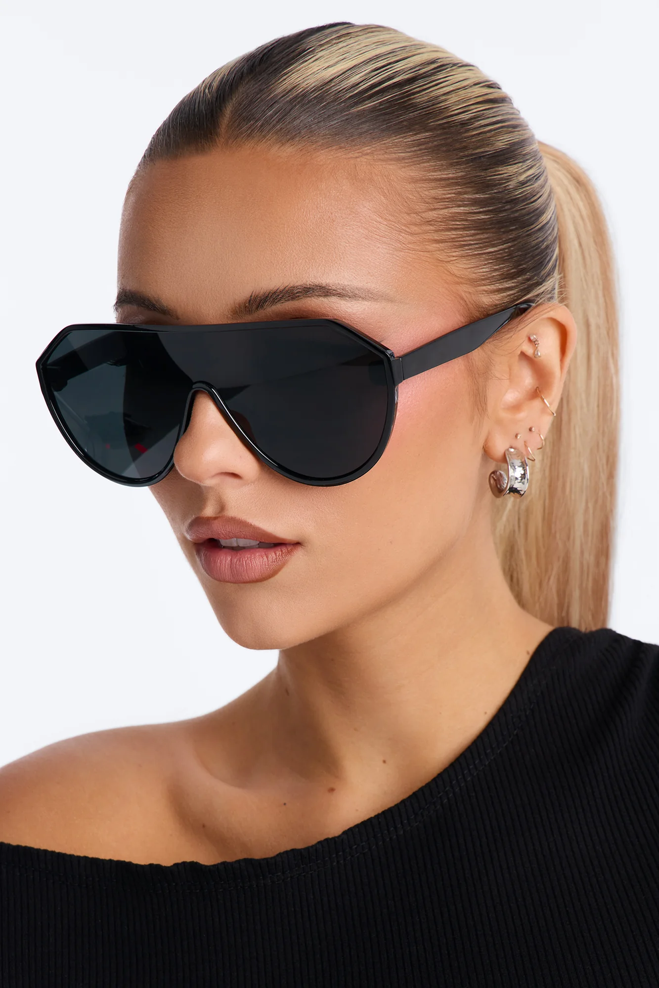 Waiting On You Sunglasses - Black - Image 3