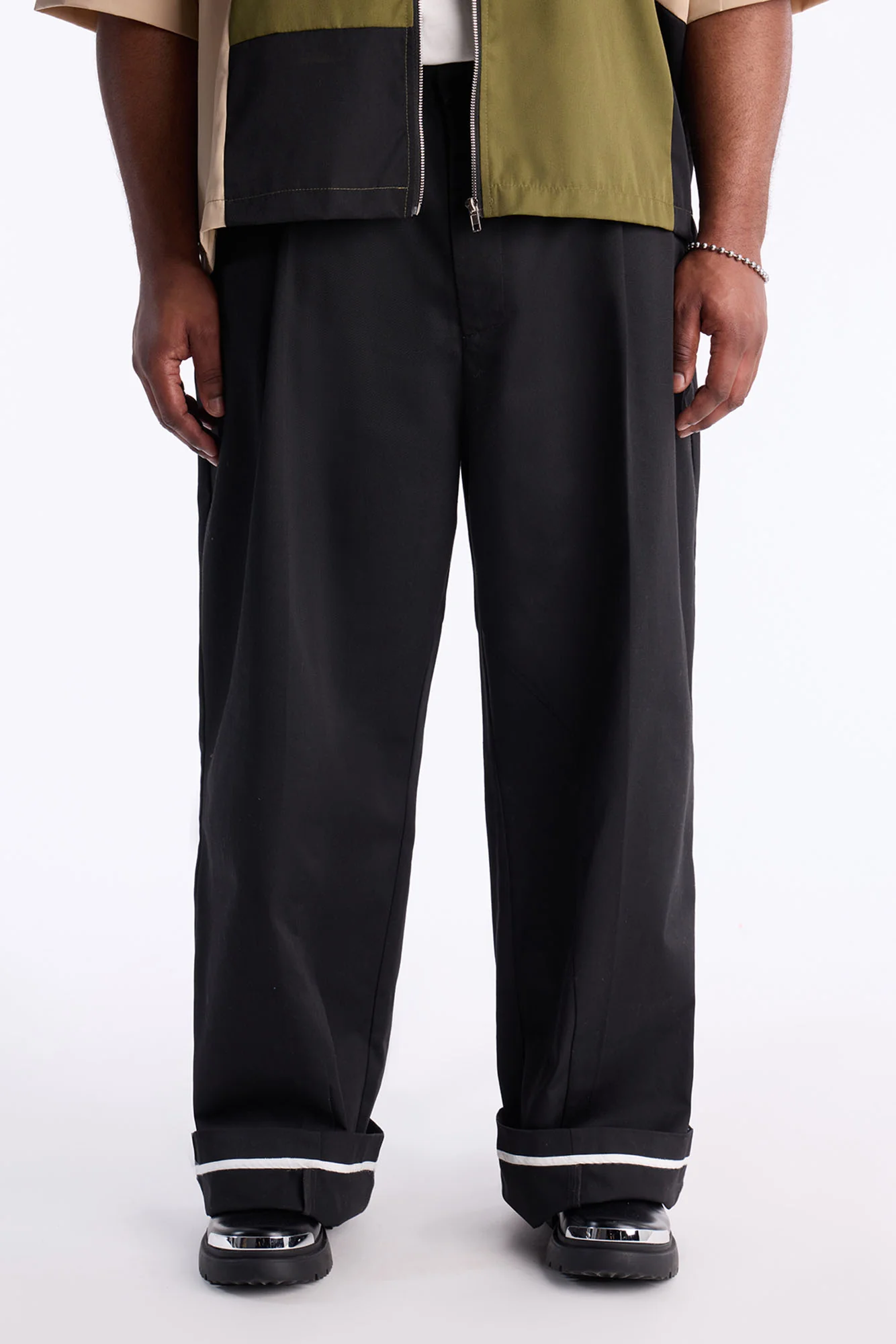 Wide Leg Max Pleat Cuffed Trouser - Black - Image 6